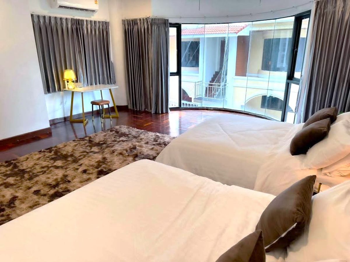 For RentTownhomeSukhumvit, Asoke, Thonglor : H0754♛Townhouse for rent, 5 bedrooms⚝Sukhumvit-Thonglor♜BTS Thonglor∞099-5919653,065-9423251▚Line@sureresidence