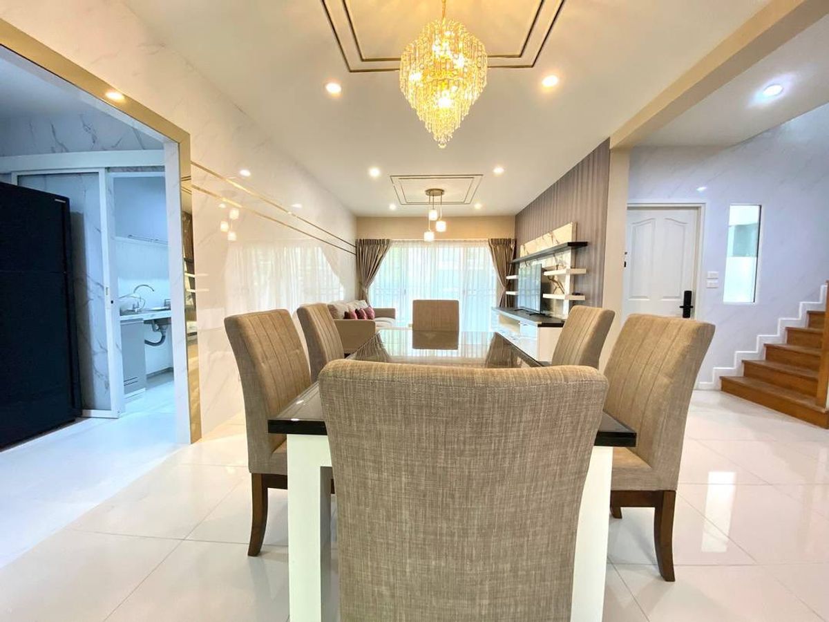 For RentHousePattanakan, Srinakarin : House for Rent – 5 Bedrooms, 5 Bathrooms Pattanakarn