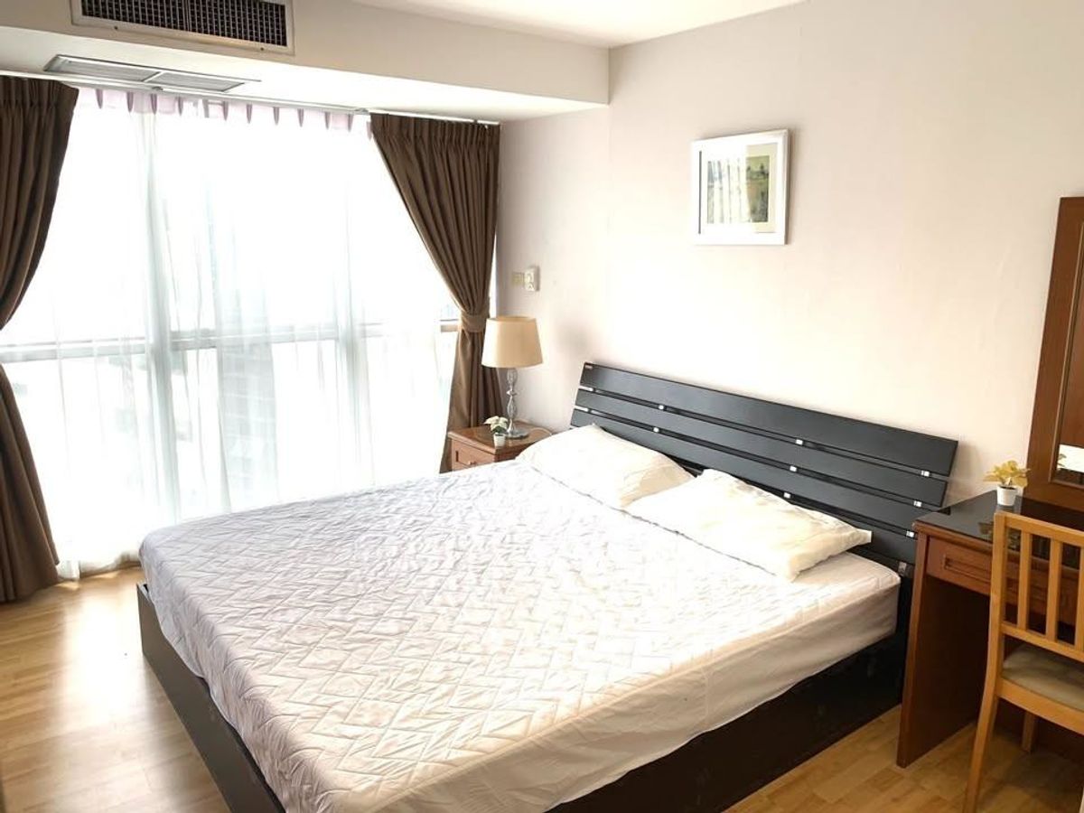 For RentCondoSukhumvit, Asoke, Thonglor : Condo Waterford Diamond Sukhumvit 30/1, convenient travel, near BTS, there is a shuttle, fully furnished, ready to move in.