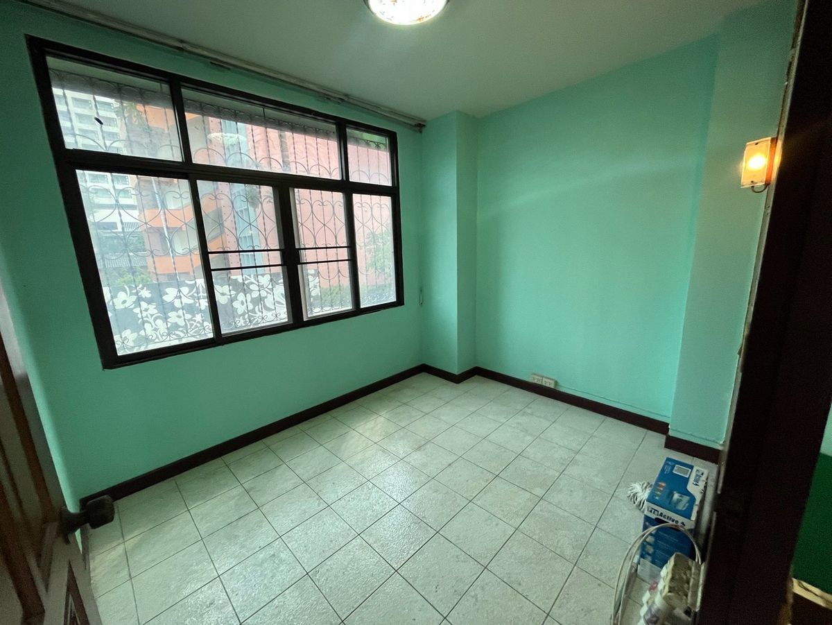 ให้เช่าอาคารพาณิชย์อารีย์ อนุสาวรีย์ : ให้เช่า ตึกแถว อาคารพาณิชย์ อารีย์ พหลโยธิน BTS สะพานควาย 600 เมตร ราคาถูกมาก เช่าทำธุรกิจ ยังไงก็คุ้ม ถ้าบริหารดีๆ