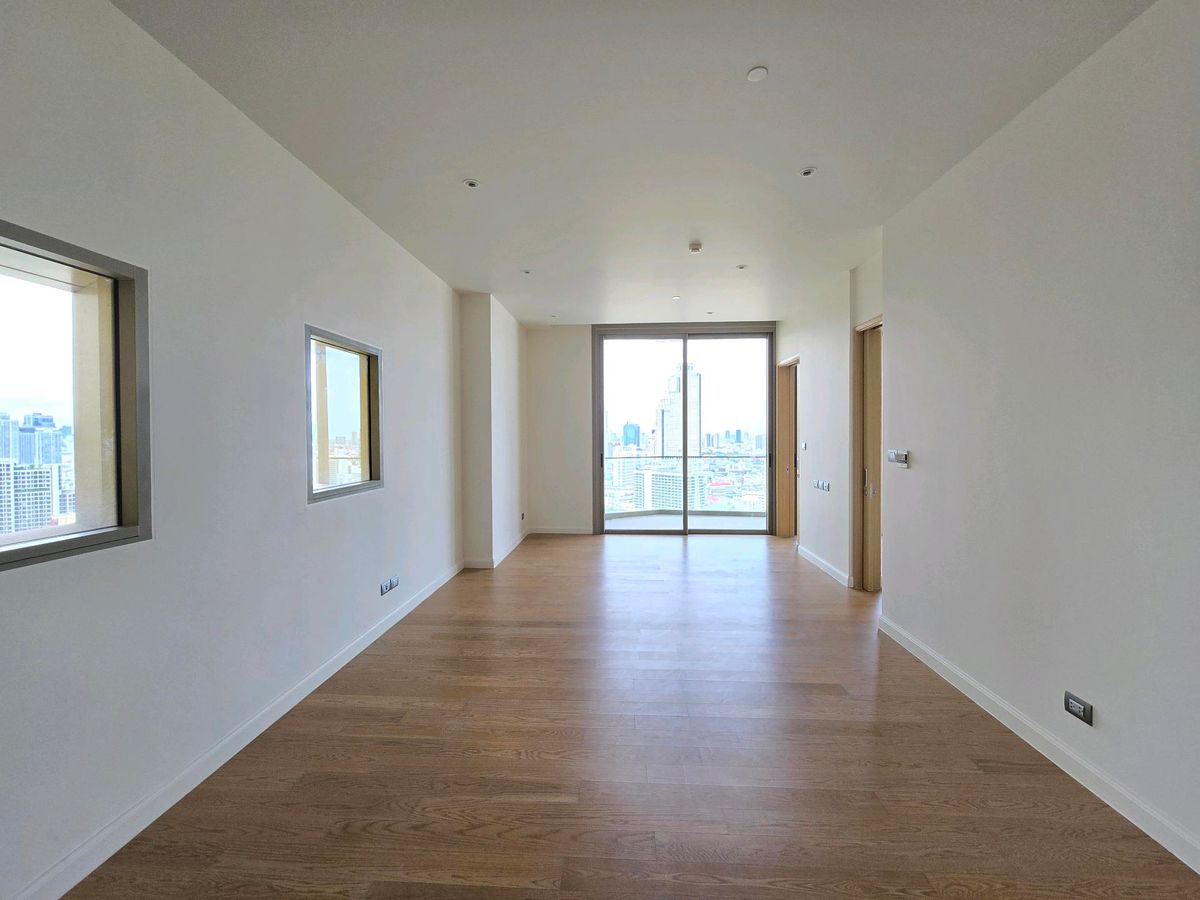 For SaleCondoWongwianyai, Charoennakor : Sale 1 Bed 80 sqm. 25.5 million, View Saphan Taksin side, Very rare.