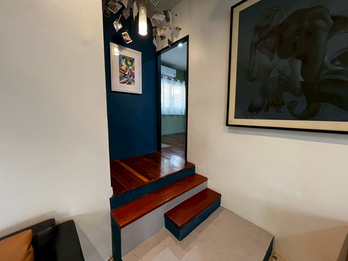 For RentHouseRattanathibet, Sanambinna : house, suitable for office use, pets allowed, Samakkee Road, near the BTS Skytrain, quiet, peaceful, and safe.