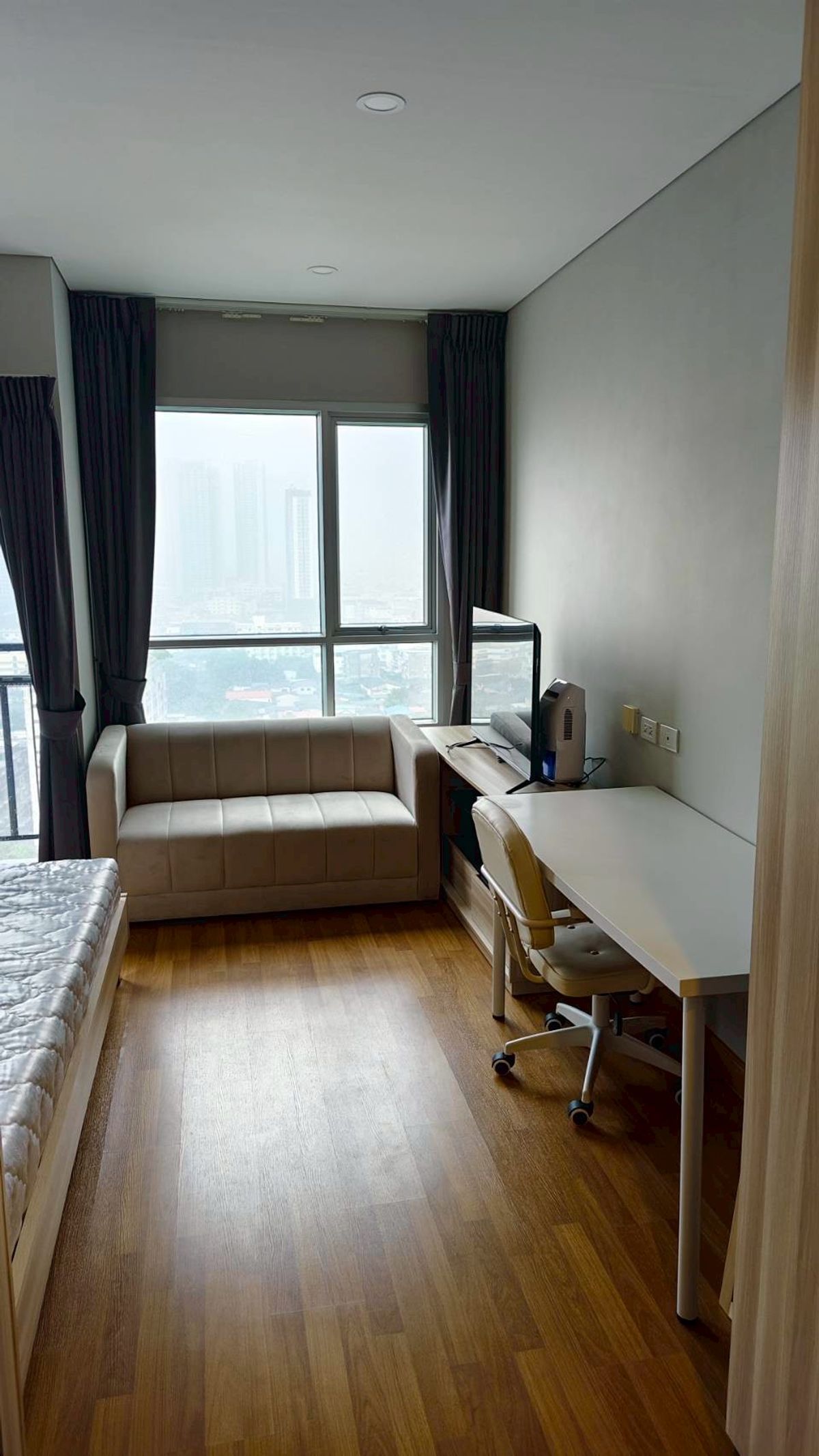 For RentCondoBang Sue, Wong Sawang, Tao Pun : MRT Tao Poon 120 m. Price  11,000 Baht Condo Lumpini Place Taopoon - Interchange ( Rental )