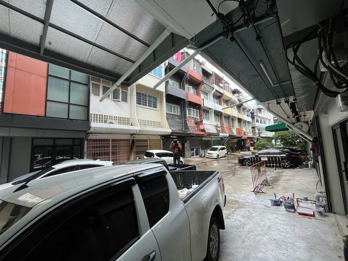 ให้เช่าอาคารพาณิชย์อารีย์ อนุสาวรีย์ : ให้เช่า ตึกแถว อาคารพาณิชย์ อารีย์ พหลโยธิน BTS สะพานควาย 600 เมตร ราคาถูกมาก เช่าทำธุรกิจ ยังไงก็คุ้ม ถ้าบริหารดีๆ