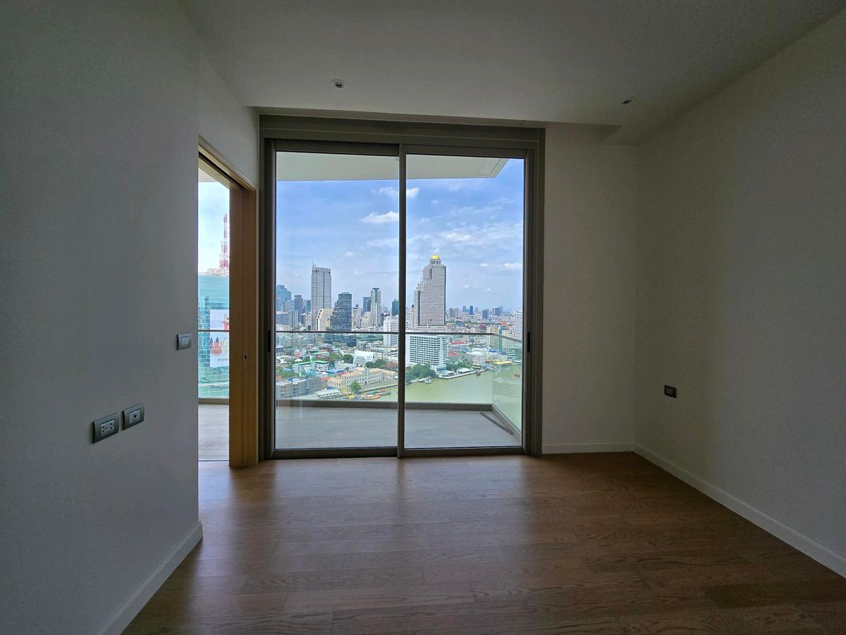 For SaleCondoWongwianyai, Charoennakor : Sale 1 Bed 80 sqm. 25.5 million, View Saphan Taksin side, Very rare.