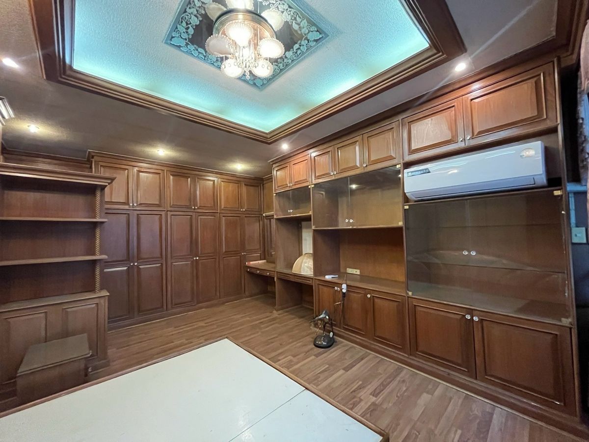 ให้เช่าอาคารพาณิชย์อารีย์ อนุสาวรีย์ : ให้เช่า ตึกแถว อาคารพาณิชย์ อารีย์ พหลโยธิน BTS สะพานควาย 600 เมตร ราคาถูกมาก เช่าทำธุรกิจ ยังไงก็คุ้ม ถ้าบริหารดีๆ