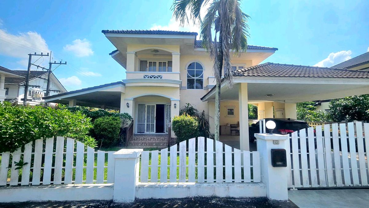 For SaleHouseChiang Mai : 🏡House for sale in San Sai, near Ruamchok, Zen Fest, Kad Sam Yaek, corner plot, entering the city no more than 15 minutes.