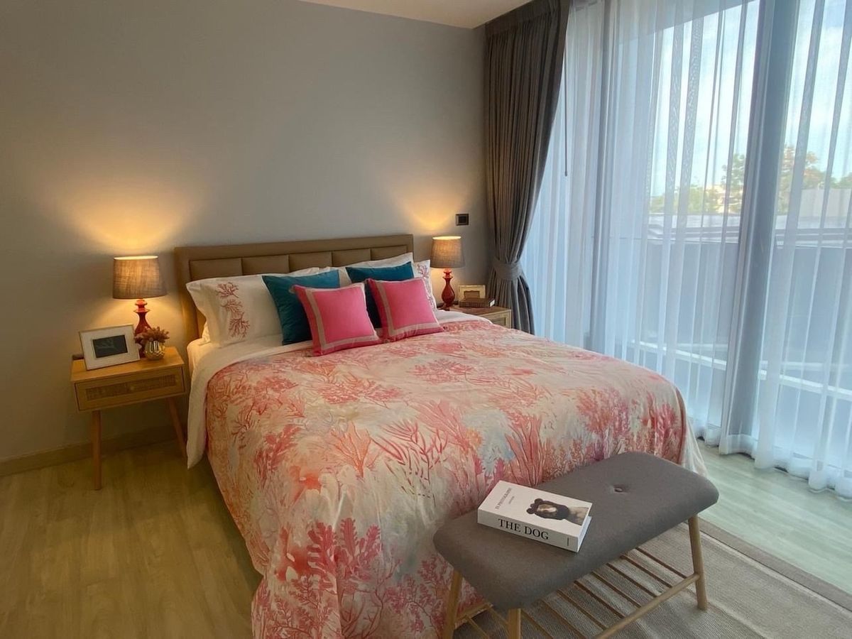 For SaleCondoHuahin, Prachuap Khiri Khan, Pran Buri : 📢👇Special Deal You Can’t Miss! Just 200 meters from Khao Takiab Beach, next to Suanson Golf Course. Enjoy white sandy beaches, crystal-clear water, and a peaceful atmosphere — all just a short drive from Bangkok, close to local shops and restaurants.