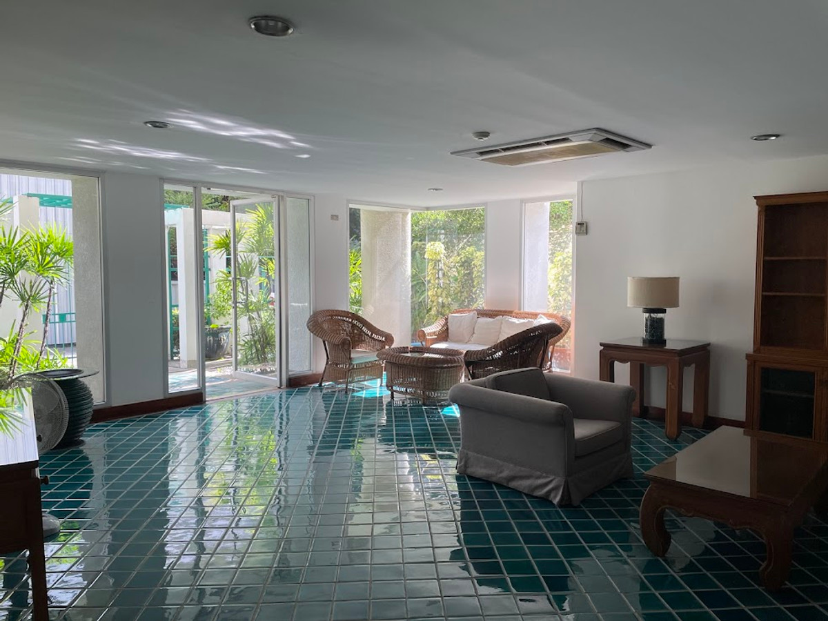 For RentSathorn, Narathiwat : Low-rise apartment, about 60 sq m., 1 bedroom, Sathorn, near BTS Chong Nonsi.