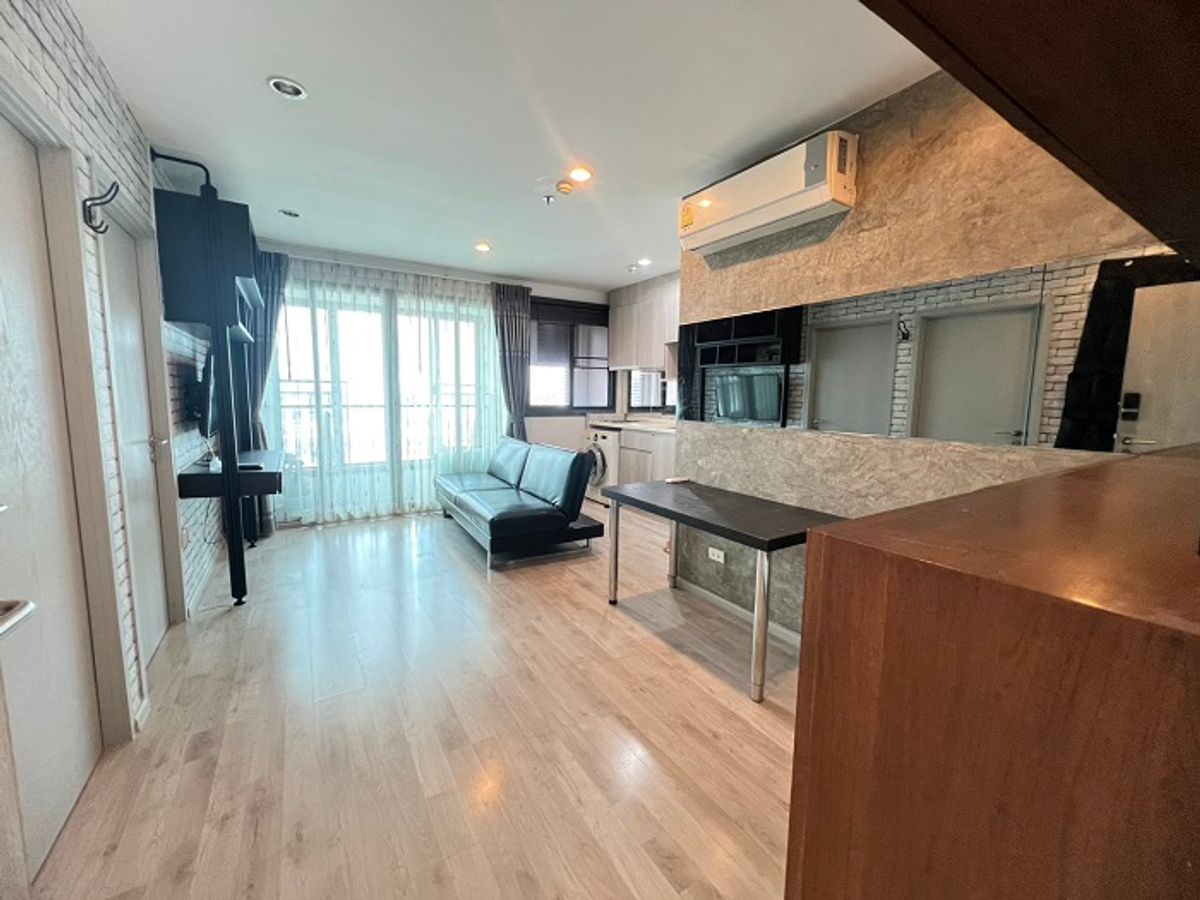 For RentCondoPinklao, Charansanitwong : Condo for rent Ideo Mobi Charan-Interchange, 2 bedrooms, 1 bathroom, 10th floor, south side (beautiful room, fully furnished, ready to move in) near MRT Bang Khun Non. To inquire about making an appointment to view the room, call 094-6245941.