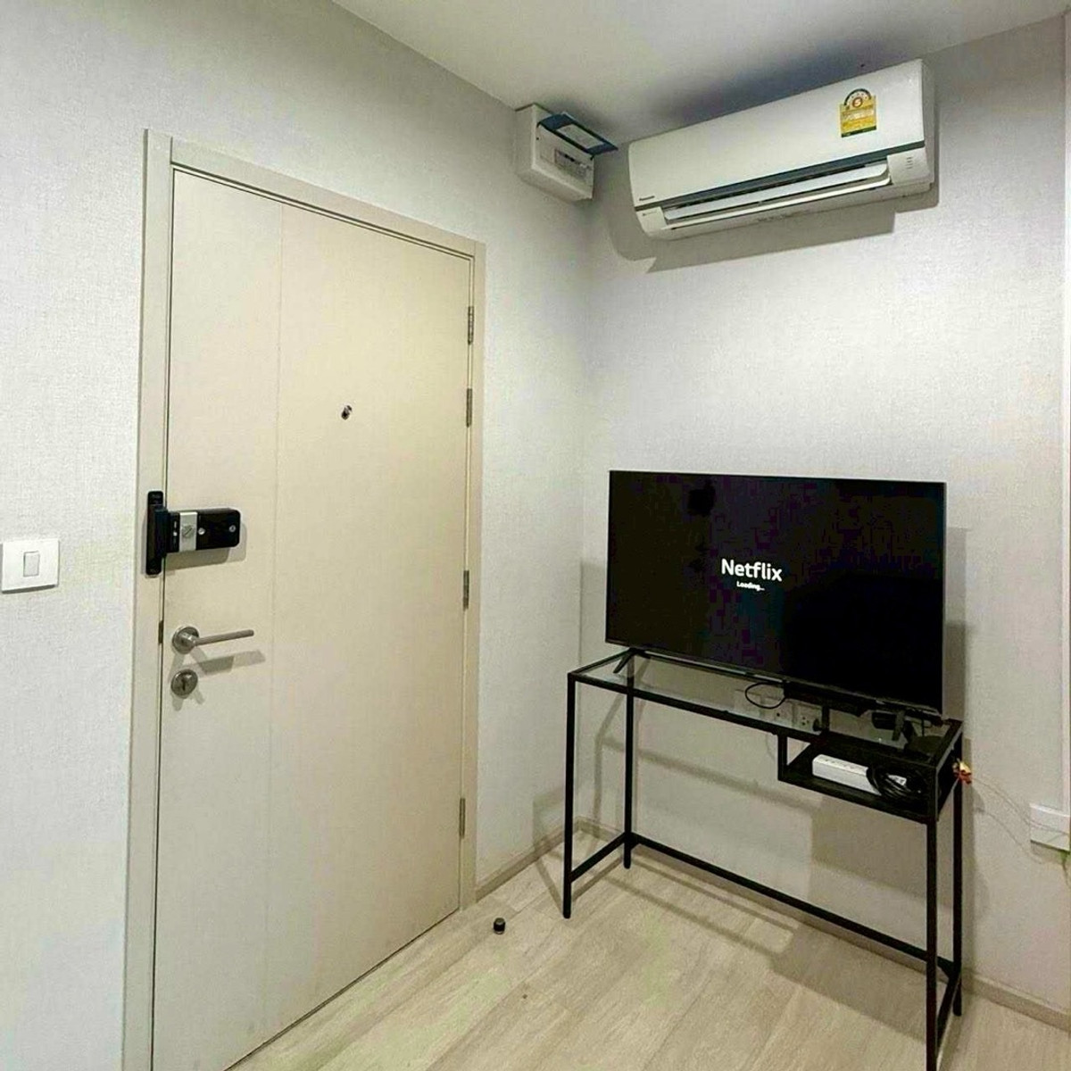 ให้เช่าคอนโดปิ่นเกล้า จรัญสนิทวงศ์ : 💙@condocurator 💙 Life Pinklao เฟอร์นิเจอร์ครบ มีเครื่องซักผ้า [PM2923]