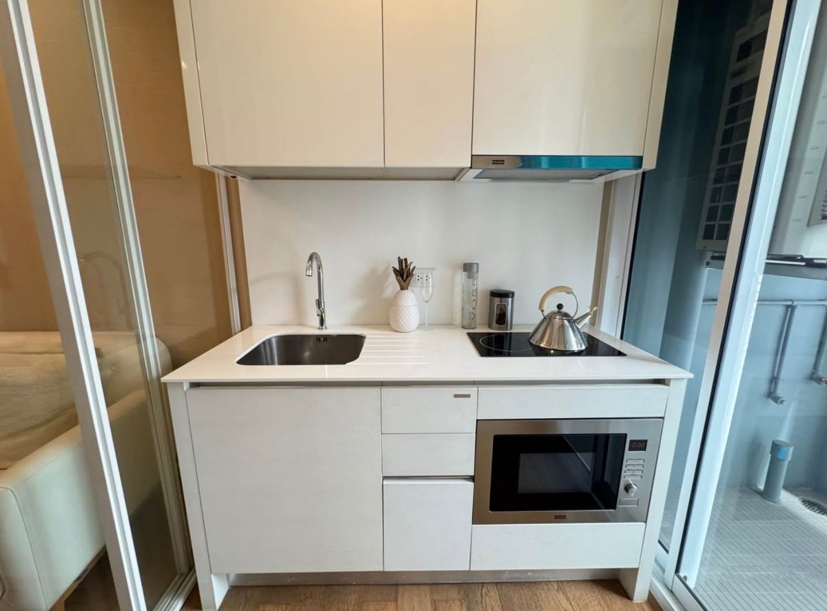 For SaleCondoLadprao, Central Ladprao : Urgent sale 🔥 The Saint Residences 🔥 Fully furnished and equipped, near MRT Phahon Yothin