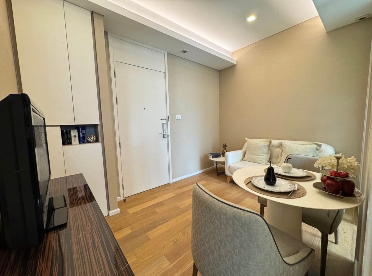 For SaleCondoLadprao, Central Ladprao : Urgent sale 🔥 The Saint Residences 🔥 Fully furnished and equipped, near MRT Phahon Yothin