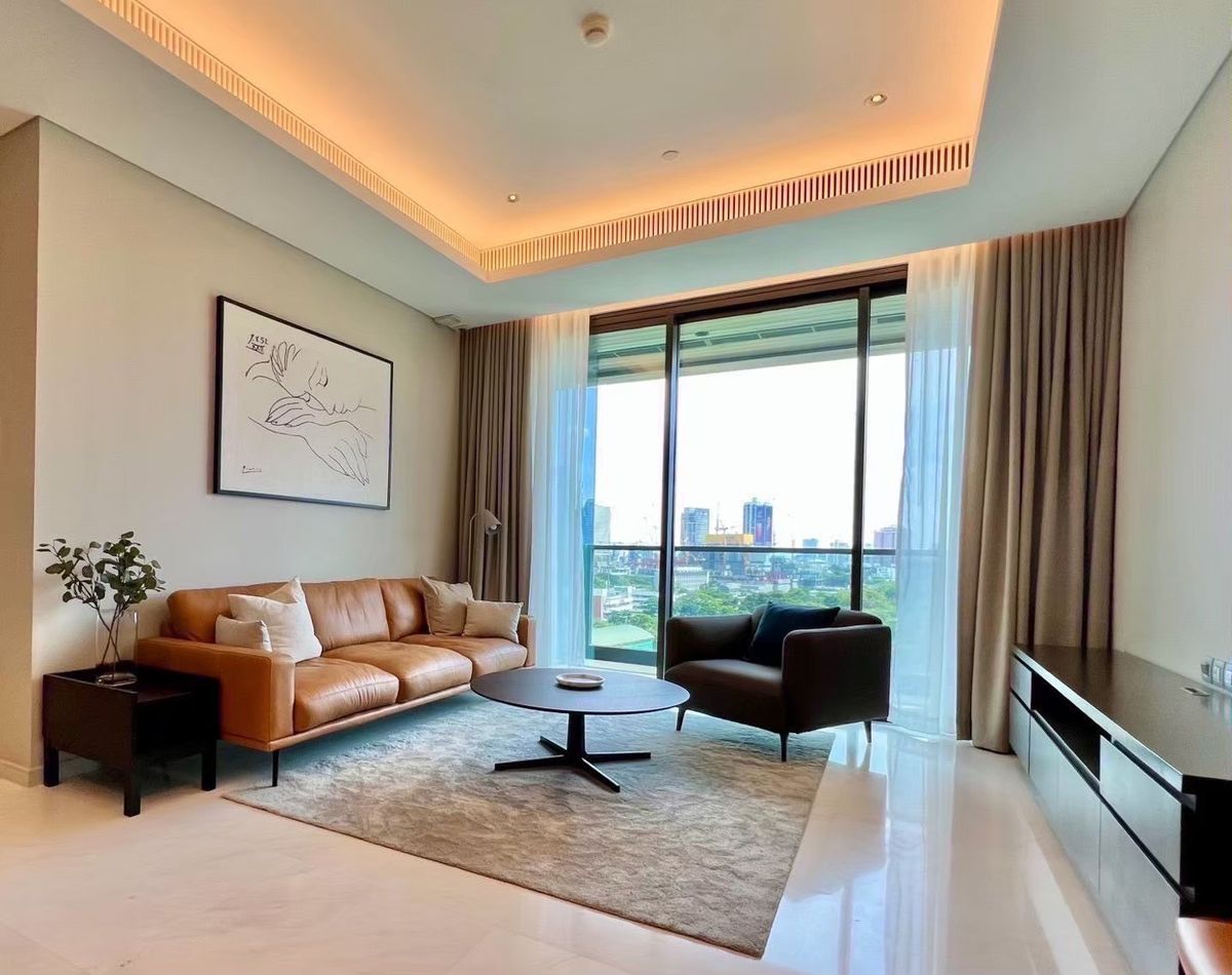 For RentCondoWitthayu, Chidlom, Langsuan, Ploenchit : Luxury Condo for Rent with Serene Lumpini Park View at Sindhorn Tonson