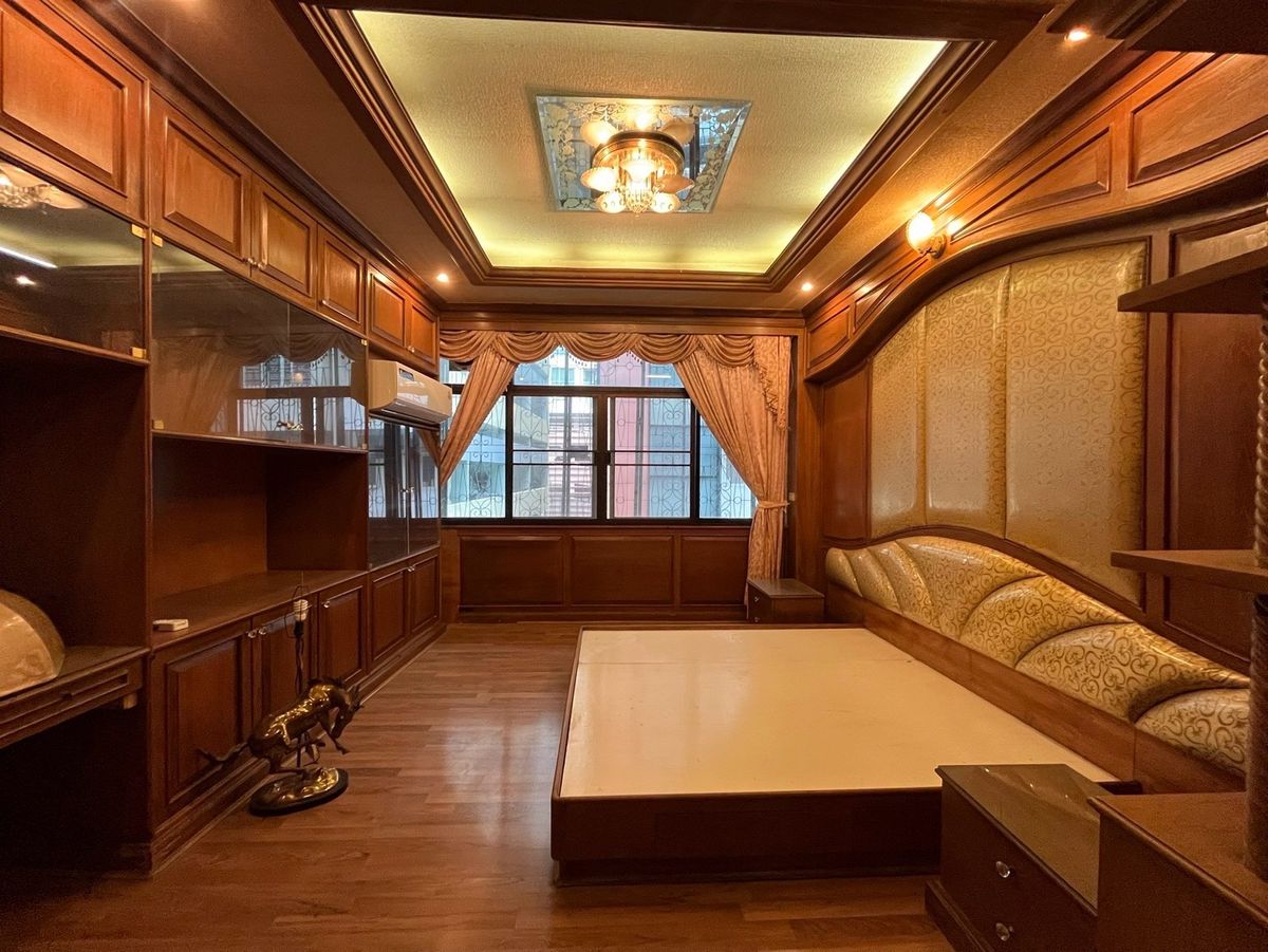 ให้เช่าอาคารพาณิชย์อารีย์ อนุสาวรีย์ : ให้เช่า ตึกแถว อาคารพาณิชย์ อารีย์ พหลโยธิน BTS สะพานควาย 600 เมตร ราคาถูกมาก เช่าทำธุรกิจ ยังไงก็คุ้ม ถ้าบริหารดีๆ