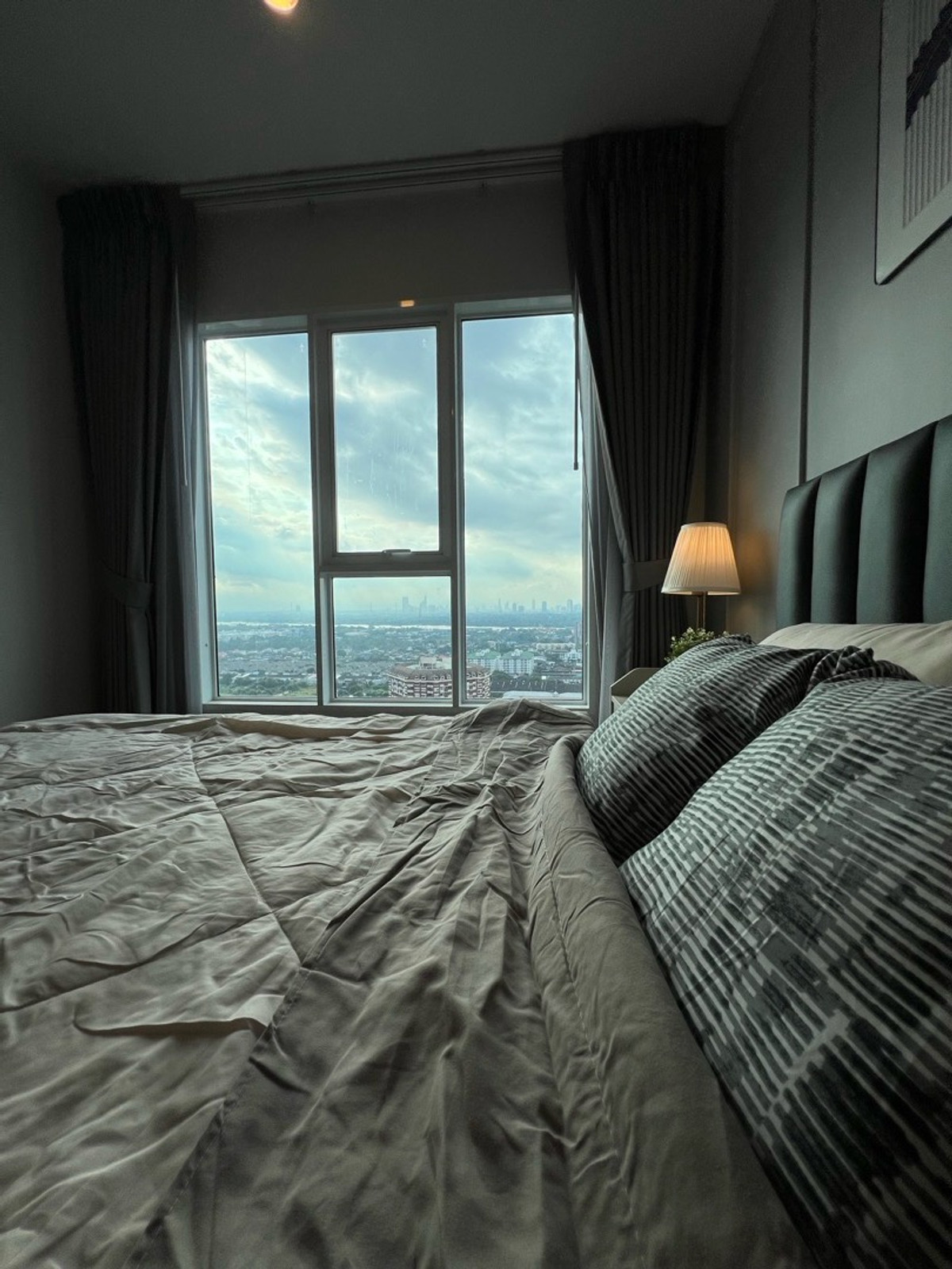 For RentCondoBangna, Bearing, Lasalle : (Owner post) For rent, Regent Bangna, 29th floor, very beautiful river view.