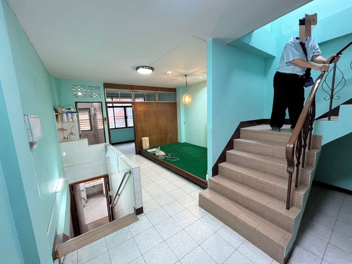 ให้เช่าอาคารพาณิชย์อารีย์ อนุสาวรีย์ : ให้เช่า ตึกแถว อาคารพาณิชย์ อารีย์ พหลโยธิน BTS สะพานควาย 600 เมตร ราคาถูกมาก เช่าทำธุรกิจ ยังไงก็คุ้ม ถ้าบริหารดีๆ