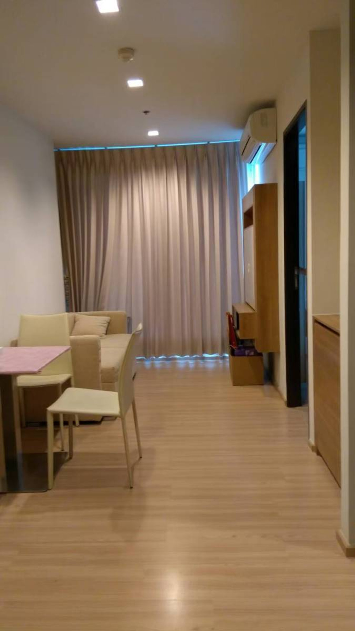 🌆 For rent RHYTHM Sathorn Condo near BTS Saphan Taksin, only 250 meters. Loading...