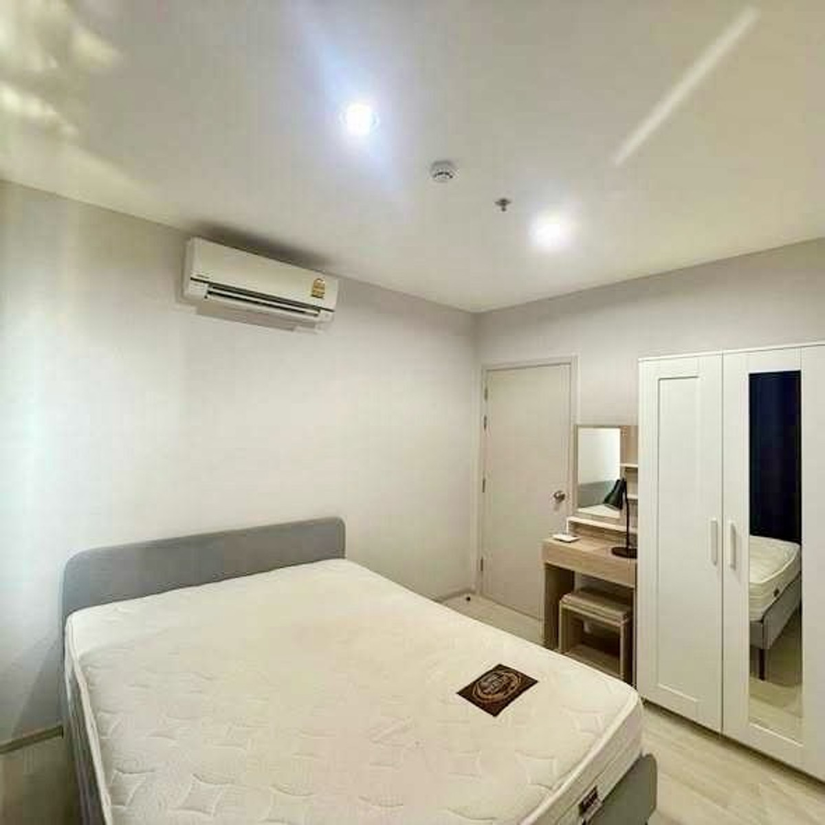 ให้เช่าคอนโด : 💙@condocurator 💙 Life Pinklao เฟอร์นิเจอร์ครบ มีเครื่องซักผ้า [PM2923]