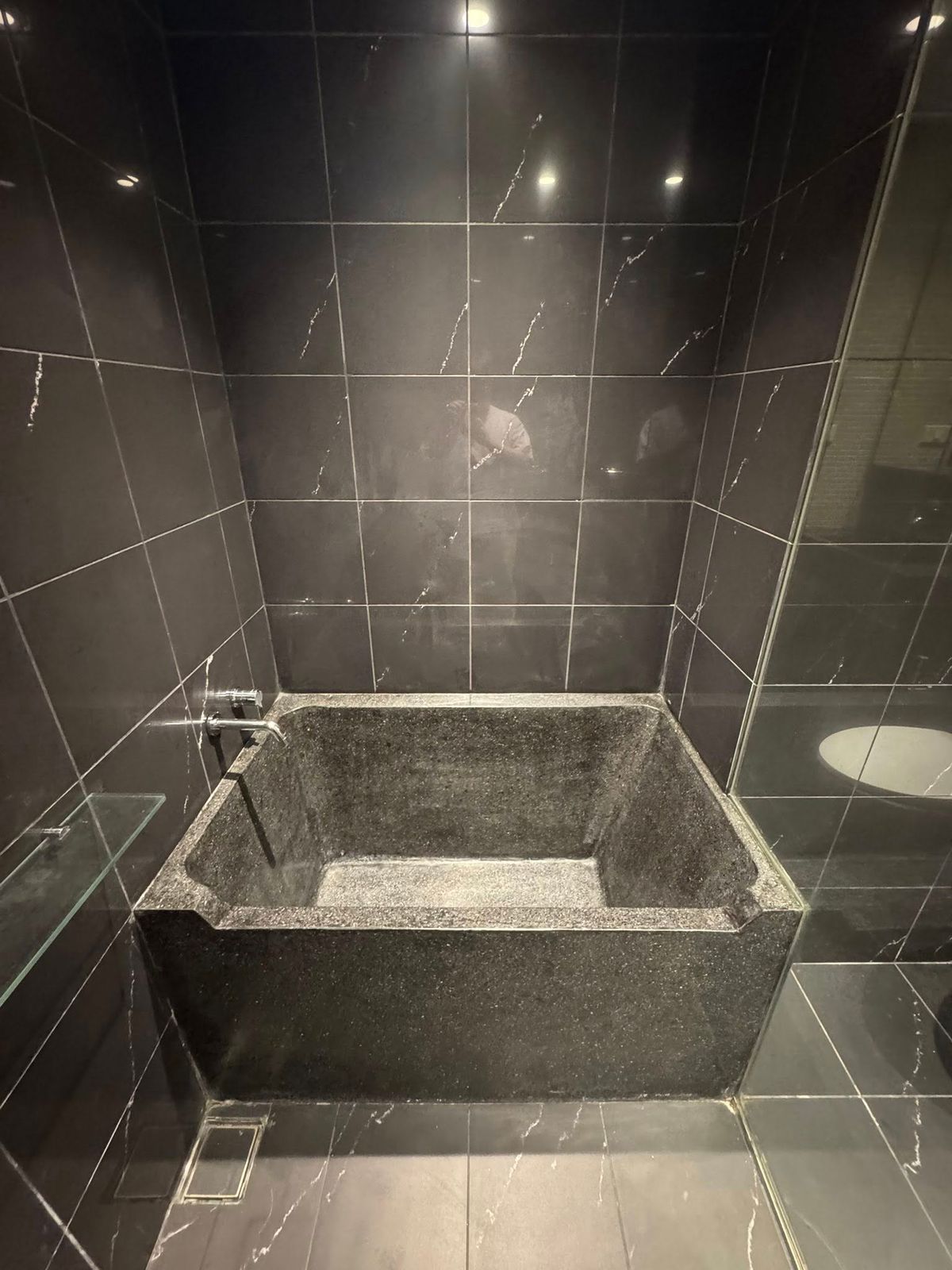 คอนโดสุขุมวิท อโศก ทองหล่อ : คอนโด Siamese Gioia เดินทางสะดวก ใกล้รถไฟฟ้าบีทีเอส มีรถรับส่ง ห้องสวย เฟอร์นิเจอร์ครบ พร้อมอยู่!