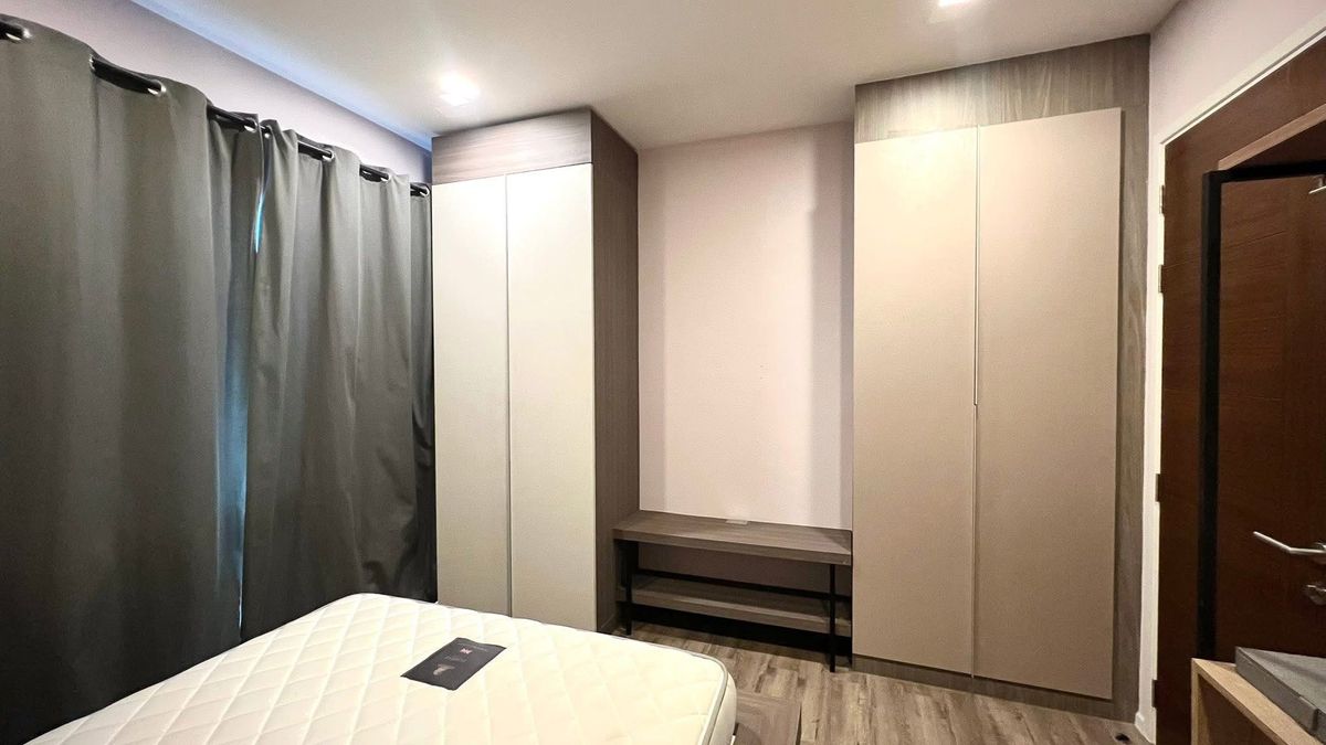 For SaleCondoRatchadapisek, Huaikwang, Suttisan : Urgent sale 📍 Brown Ratchada 32 📍 Convenient transportation, near MRT Lat Phrao, complete with furniture and appliances.