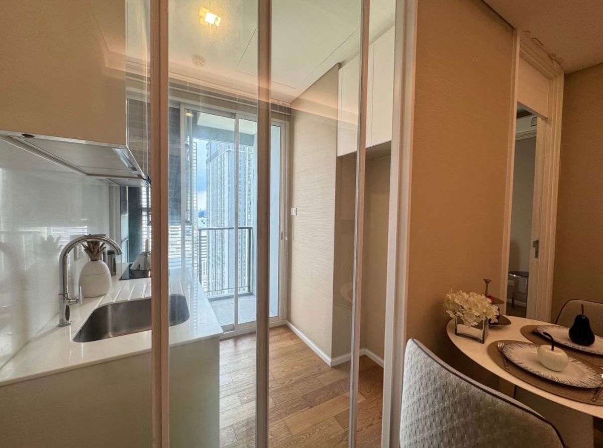 For SaleCondoLadprao, Central Ladprao : Urgent sale 🔥 The Saint Residences 🔥 Fully furnished and equipped, near MRT Phahon Yothin