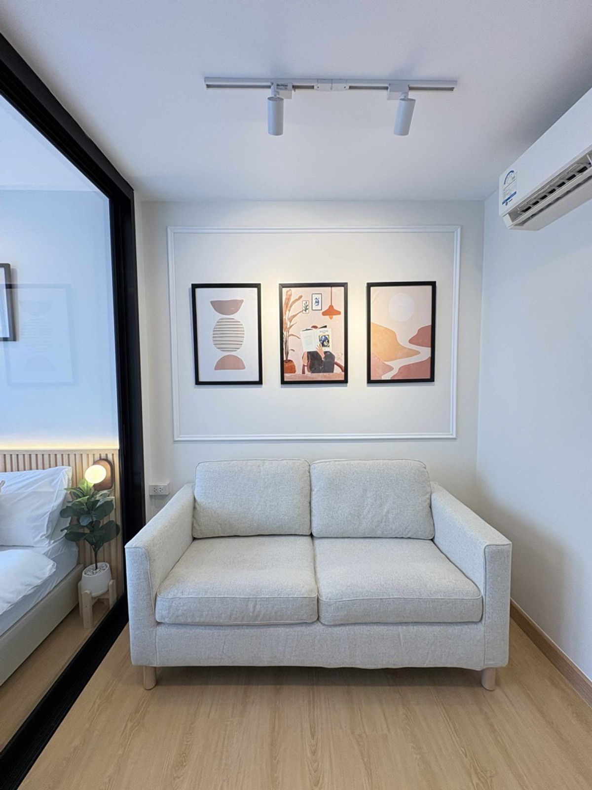 For SaleCondoThaphra, Talat Phlu, Wutthakat : Condo for sale, Ideo Sathorn Tha Phra, ready to move in.