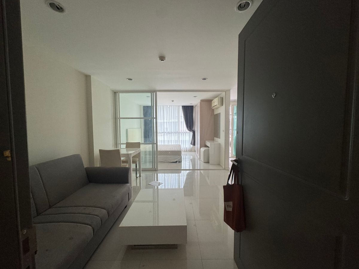 For SaleCondoPattanakan, Srinakarin : Condo for sale, Element Srinakarin, fully furnished, price only 1.59 million baht.