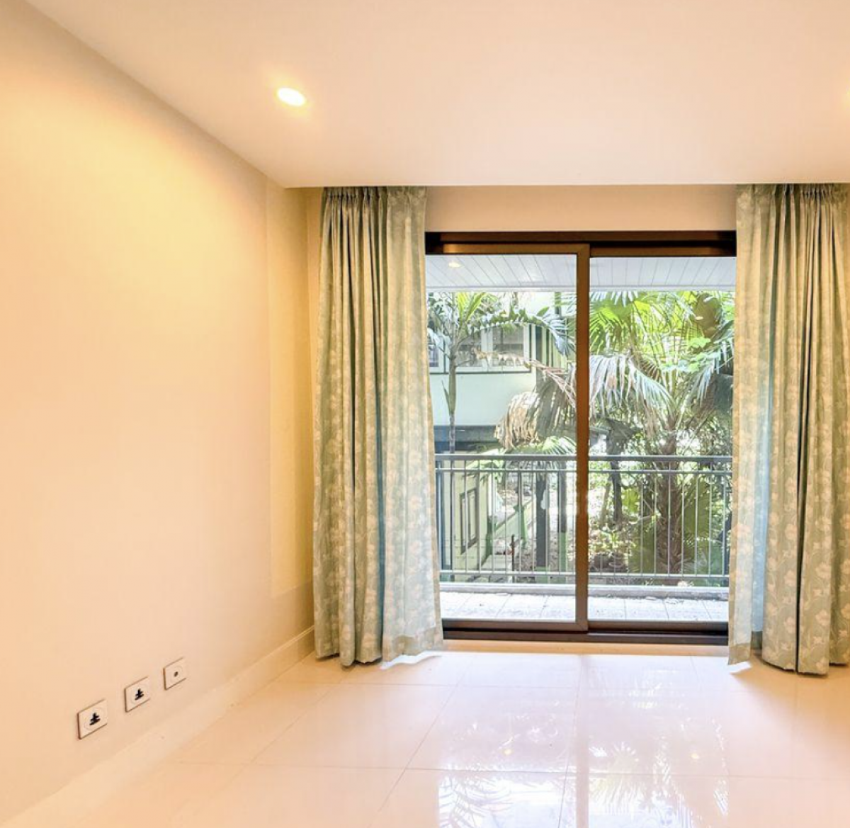 For SaleCondoSathorn, Narathiwat : Urgent sale! Collezio Sathorn-Pipat condo, 2 bedrooms, near BTS Chong Nonsiwith complete amenities, priced at only 7.99 million baht!