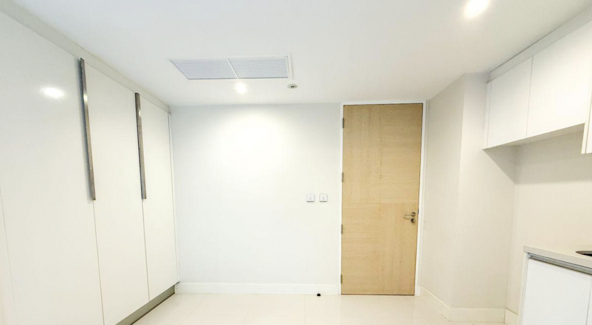 For SaleCondoSathorn, Narathiwat : Urgent sale! Collezio Sathorn-Pipat condo, 2 bedrooms, near BTS Chong Nonsiwith complete amenities, priced at only 7.99 million baht!