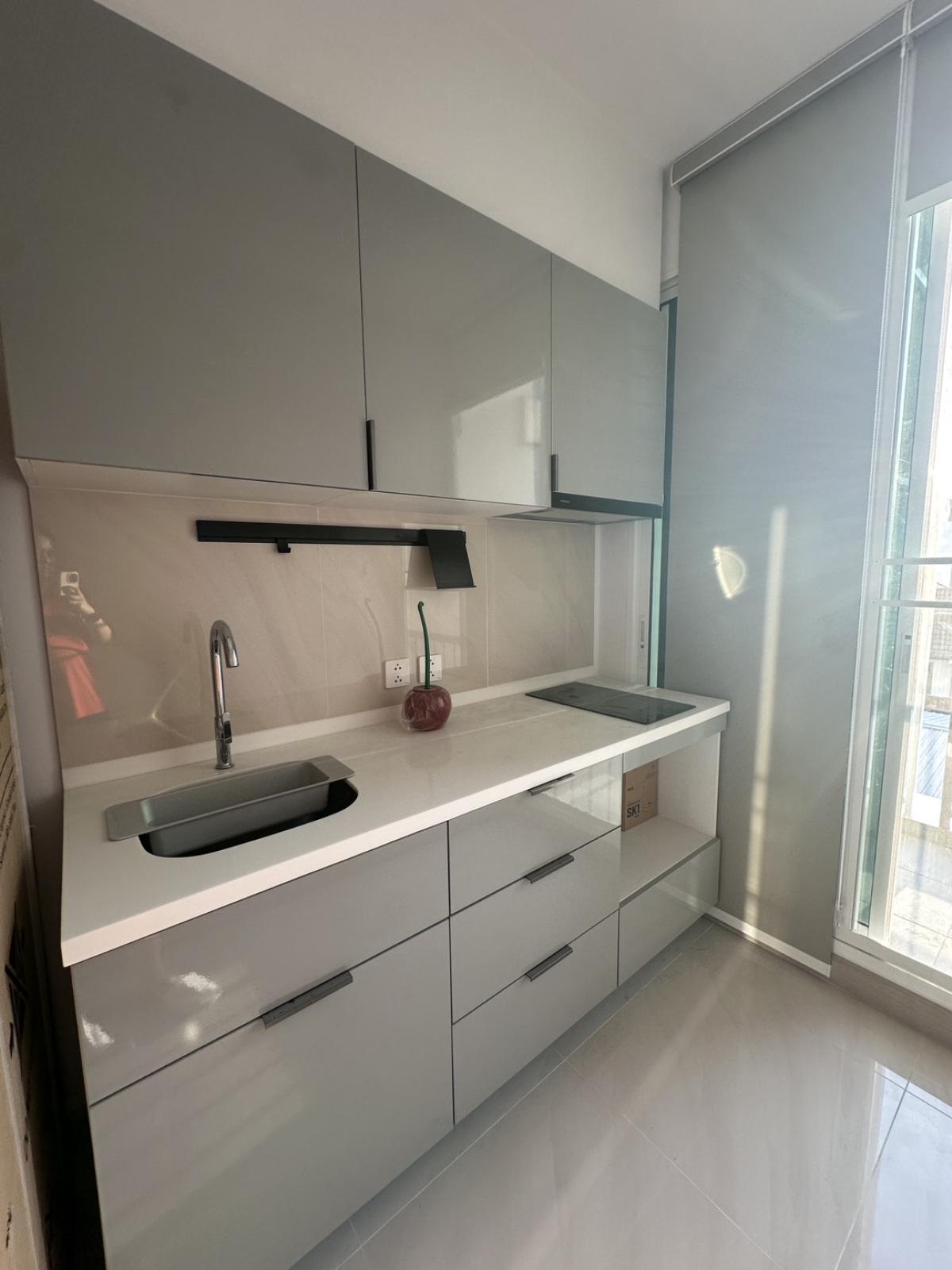 ขายคอนโดสยาม จุฬา สามย่าน : 03/04/2026, รวมค่าโอนคอนโดพร้อมอยู่ ใกล้ BTS/MRT สามย่าน 
Supalai Premier Si Phraya 42 ตร.ม. ราคาโดนใจ! 0642748883