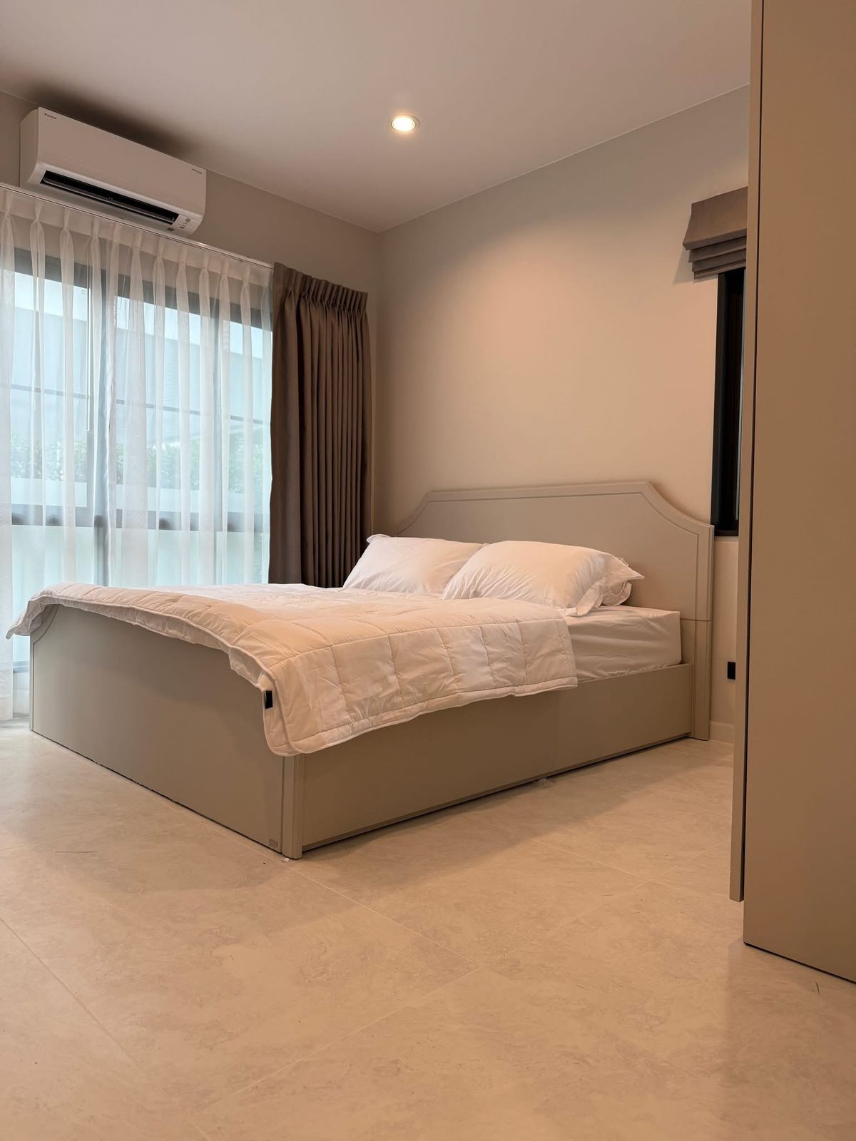 บ้านบางนา แบริ่ง ลาซาล : ✨ บ้านเดี่ยวหรู Setthasiri Bangna KM.10 ขนาด 247 ตร.ม. 4 ห้องนอน 4 ห้องน้ำ พร้อมที่จอดรถ 3 คัน ตกแต่งพร้อมอยู่ ใกล้สนามบินสุวรรณภูมิ ทางด่วน และ Mega Bangna