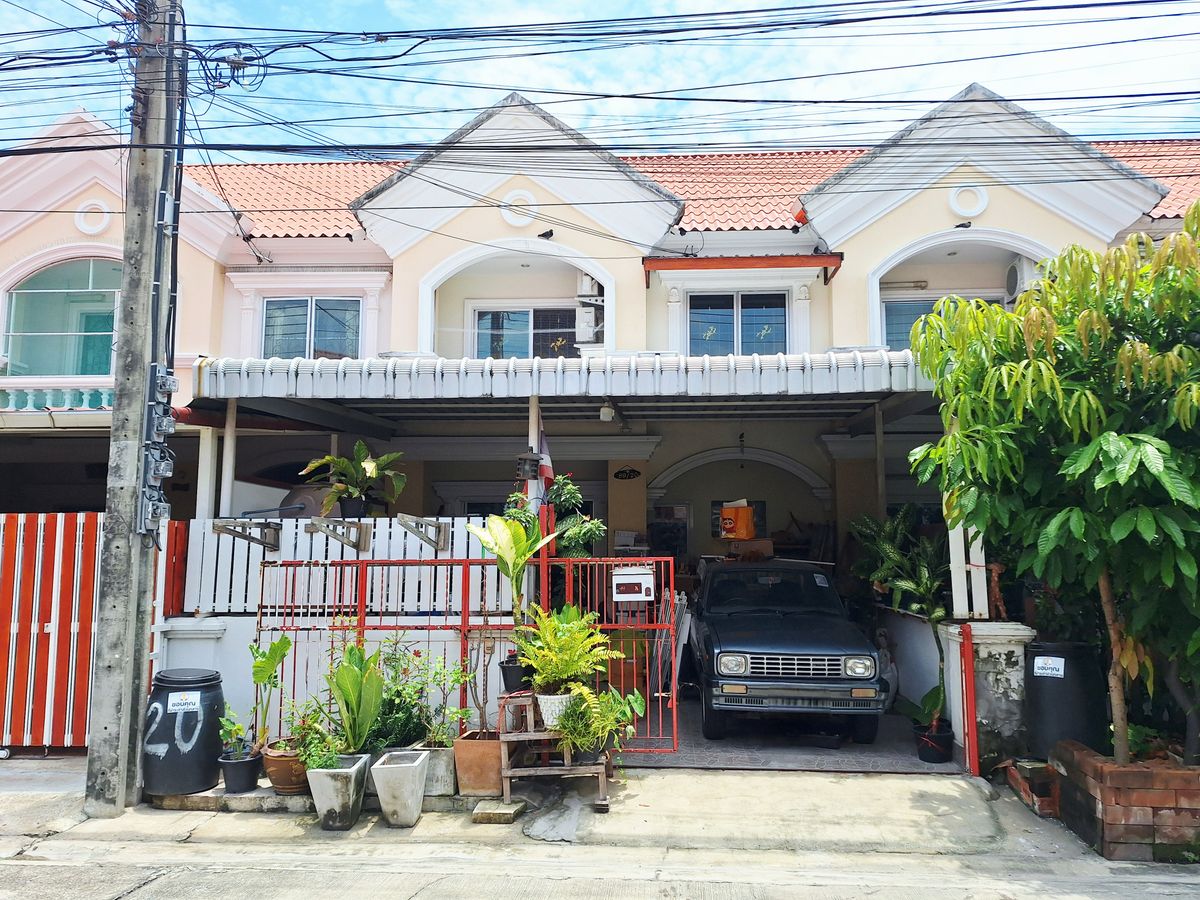 ขายทาวน์โฮมบางนา แบริ่ง ลาซาล : 🏡 4 ห้องนอน แถมแอร์ 4ตัว บ้านพร้อมอยู่ ทำห้องน้ำใหม่แล้ว
