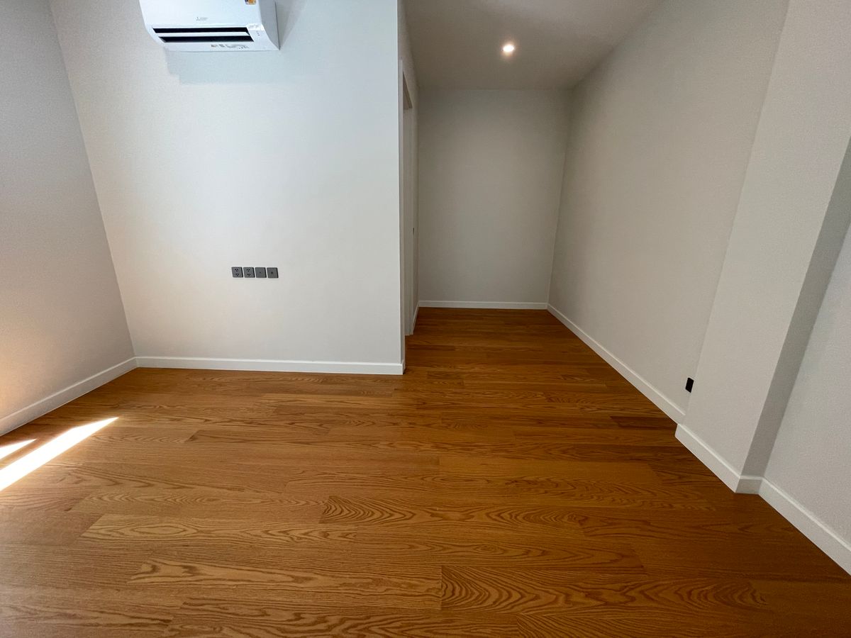 ขายบ้านบางนา แบริ่ง ลาซาล : ขายบ้านเดี่ยวหรู CINQ ROYAL The Eighteen Bangna KM.7  (แซงค์ รอยัล ดิ เอททีน บางนา กม.7) สุดยอดทำเลศักยภาพ ใกล้เมกาบางนา & โรงเรียนนานาชาติ Concordian เพียง 1–2 กม. บ้านใหญ่ 3 ชั้น พร้อมลิฟต์ส่วนตัว วิวสนามกอล์ฟเมืองแก้ว