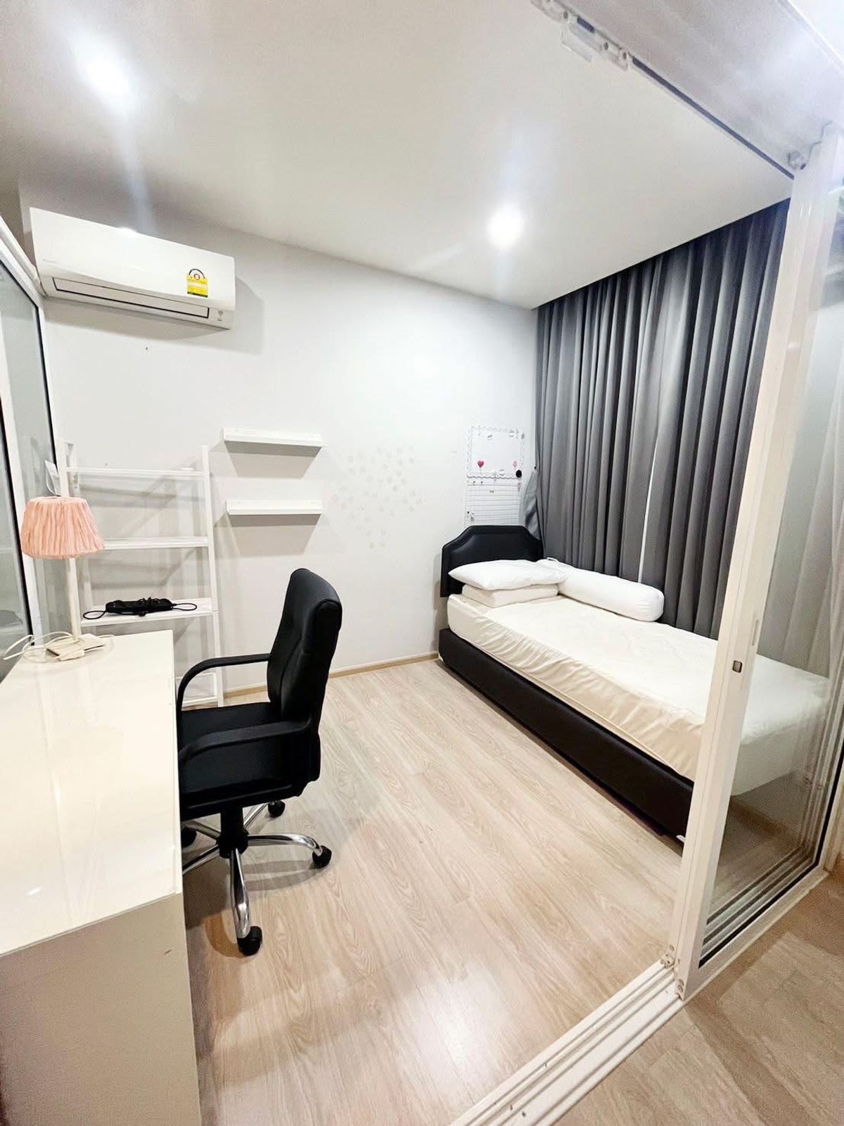 ให้เช่าคอนโดรัชดา ห้วยขวาง : ให้เช่า 📍 Noble Revolve Ratchada 📍 3 ห้องนอน เฟอร์นิเจอร์ และ เครื่องใช้ไฟฟ้าครบ ใกล้ MRT ศูนย์วัฒนธรรมแห่งประเทศไทย