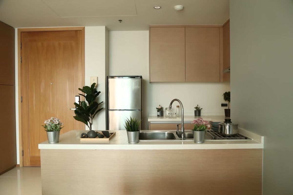 For SaleCondoSathorn, Narathiwat : Condo for sale, The Empire Place, 1 bedroom, 65.25 sq m, beautiful room, south side, BTS Chong Nonsi.