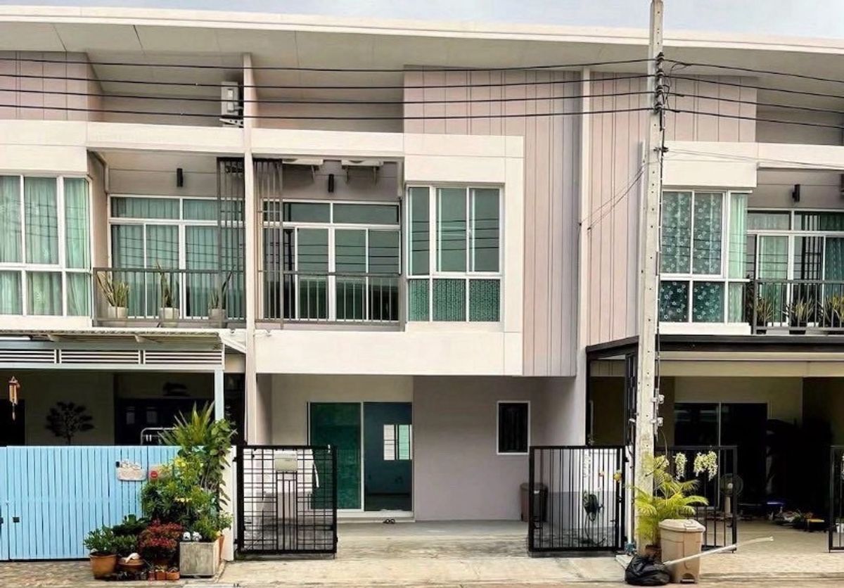For RentHouseNawamin, Ramindra : 25,000.- House for rent with furniture. Renovated the entire house, Prompat Village, Priva Panya Indra, near Sathit Phatthana International, Safari World, near Fashion Island.