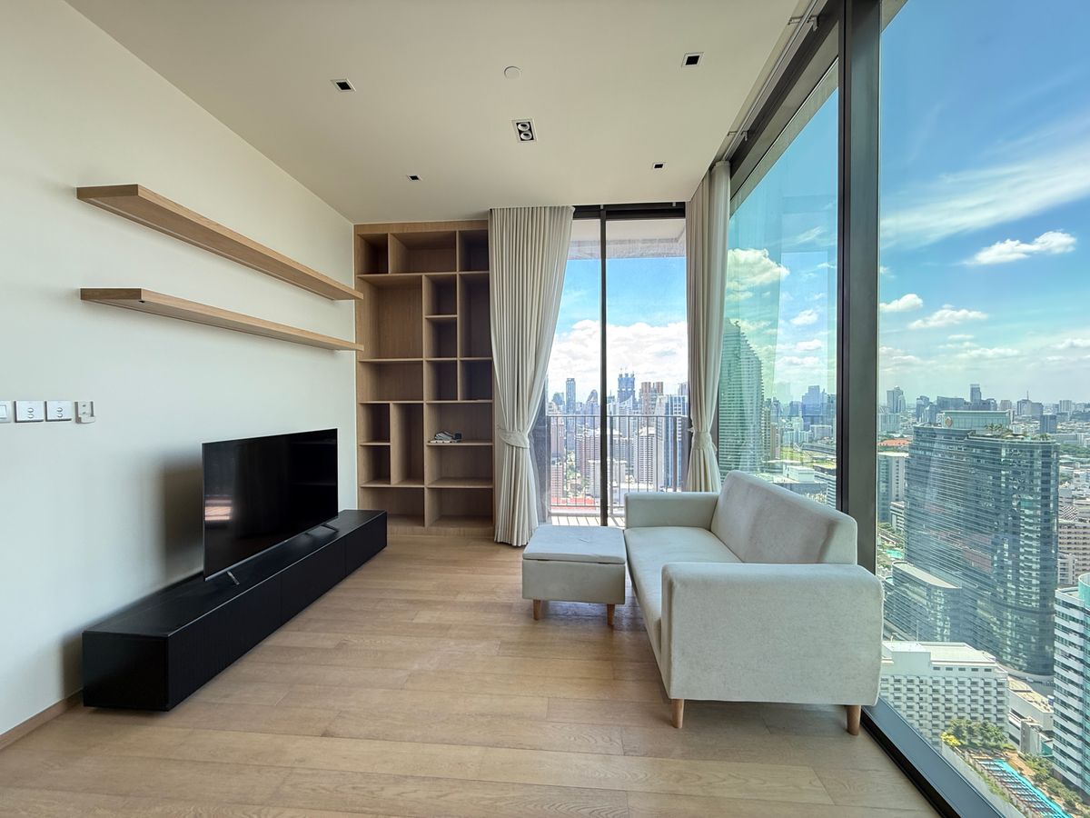 For RentCondoWitthayu, Chidlom, Langsuan, Ploenchit : Rare Find! The Ultimate Unit at 28 Chidlom!