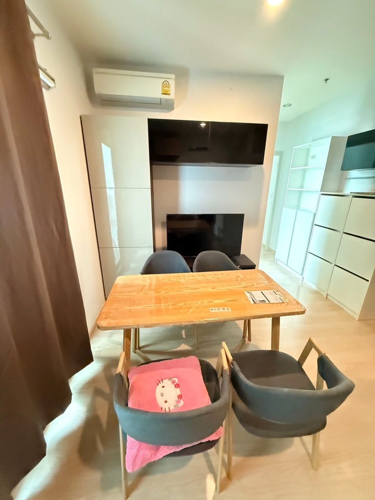 ให้เช่าคอนโดรัชดา ห้วยขวาง : ให้เช่า 📍 Noble Revolve Ratchada 📍 3 ห้องนอน เฟอร์นิเจอร์ และ เครื่องใช้ไฟฟ้าครบ ใกล้ MRT ศูนย์วัฒนธรรมแห่งประเทศไทย