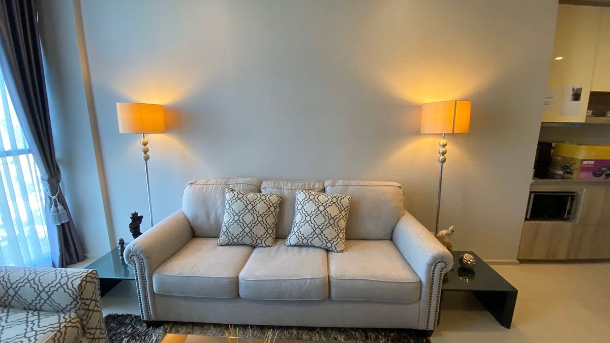 For RentCondoWitthayu, Chidlom, Langsuan, Ploenchit : 75K🔥 Luxury condo with Skywalk connected to BTS Ploenchit, 2 bedrooms, 2 bathrooms, 30++ floor, beautiful room, has a private elevator to the room.