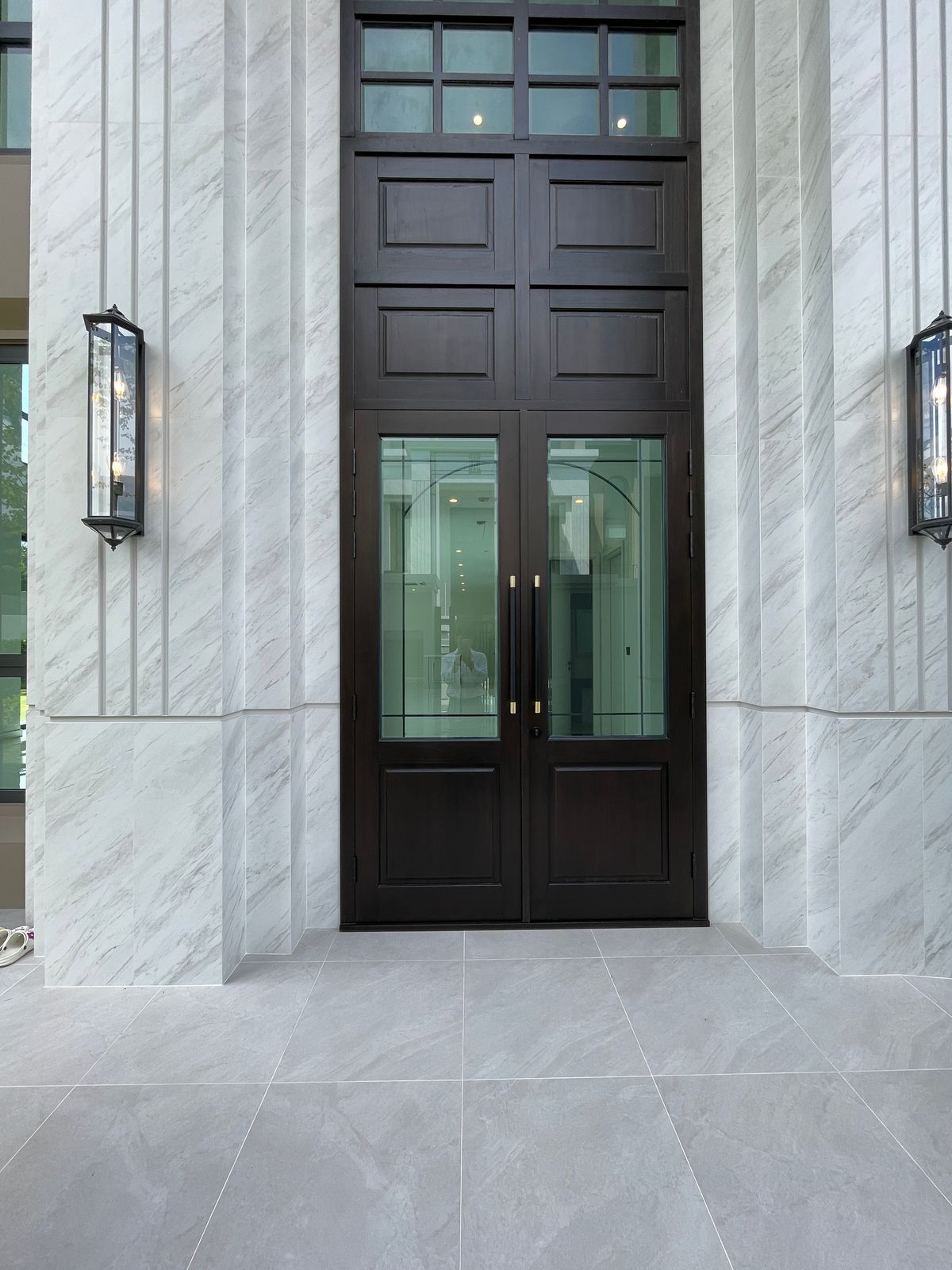 ขายบ้านบางนา แบริ่ง ลาซาล : ขายบ้านเดี่ยวหรู CINQ ROYAL The Eighteen Bangna KM.7  (แซงค์ รอยัล ดิ เอททีน บางนา กม.7) สุดยอดทำเลศักยภาพ ใกล้เมกาบางนา & โรงเรียนนานาชาติ Concordian เพียง 1–2 กม. บ้านใหญ่ 3 ชั้น พร้อมลิฟต์ส่วนตัว วิวสนามกอล์ฟเมืองแก้ว