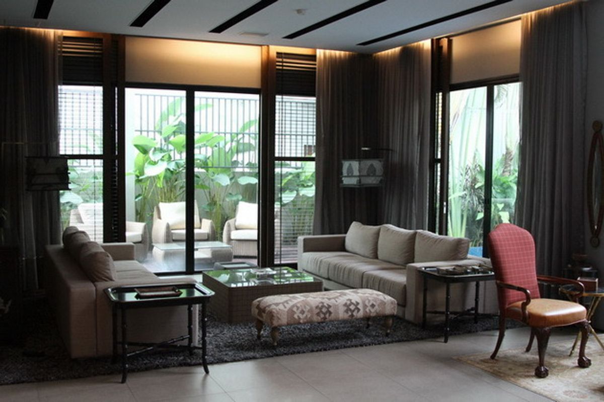 For SaleHouseSukhumvit, Asoke, Thonglor : ✨ Luxury Sukhumvit House | 1,200 sq.m., 5 Bedrooms, 6 Bathrooms | Featuring Saltwater Swimming Pool & Private Garden | 3rd–4th Floors Customizable | Close to BTS Phrom Phong