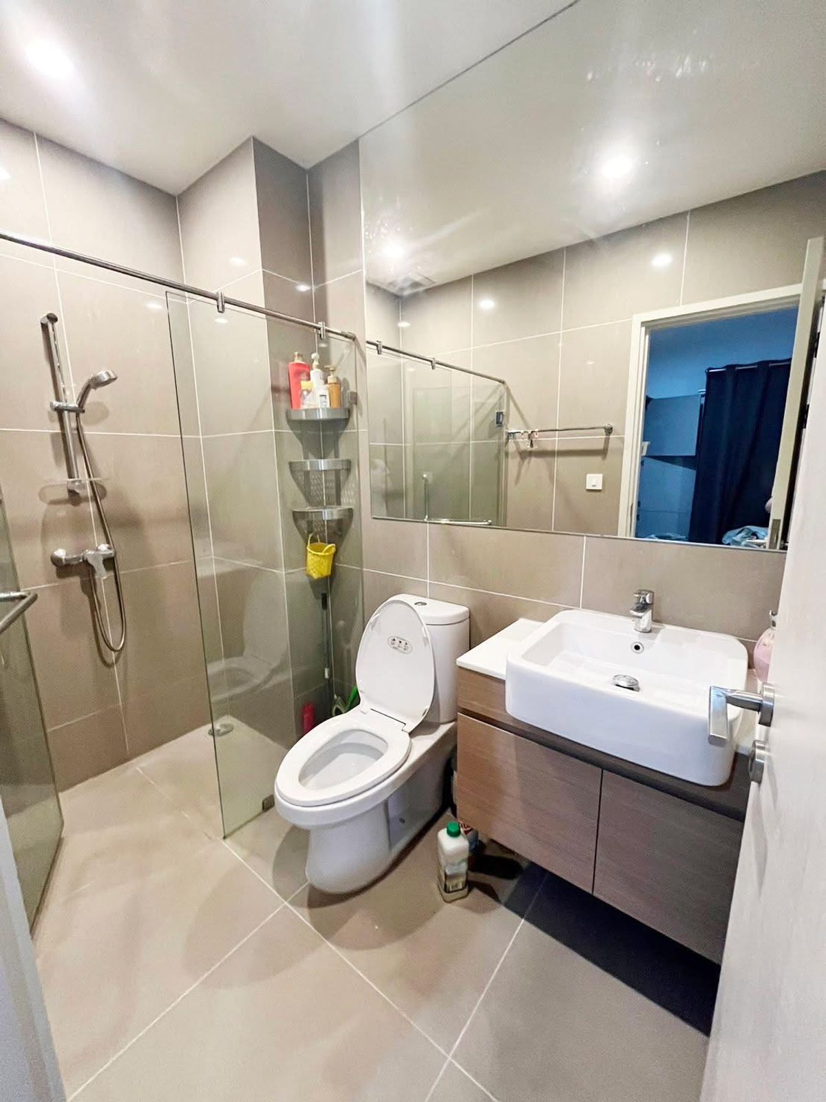 ให้เช่าคอนโดรัชดา ห้วยขวาง : ให้เช่า 📍 Noble Revolve Ratchada 📍 3 ห้องนอน เฟอร์นิเจอร์ และ เครื่องใช้ไฟฟ้าครบ ใกล้ MRT ศูนย์วัฒนธรรมแห่งประเทศไทย