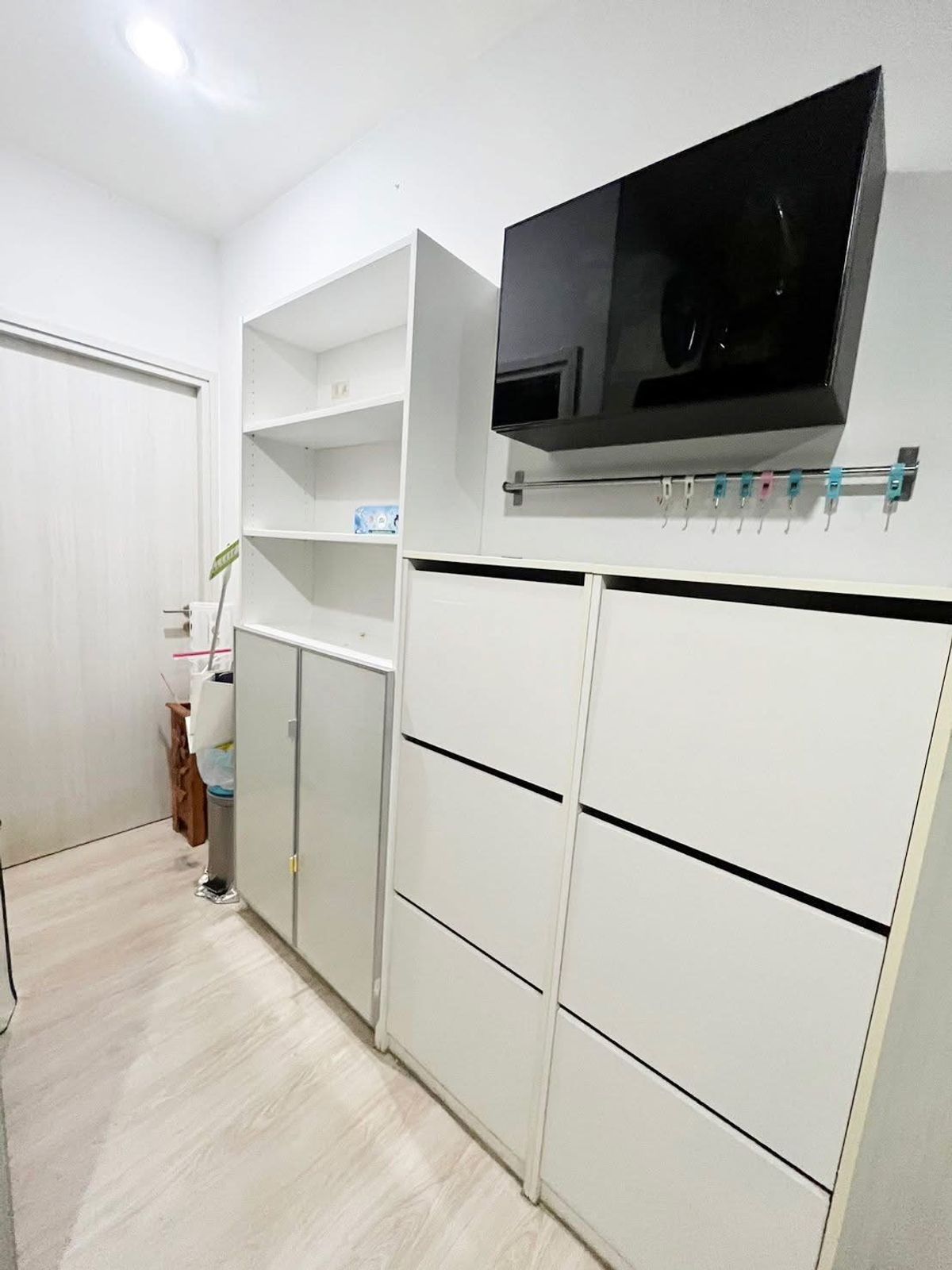 ให้เช่าคอนโดรัชดา ห้วยขวาง : ให้เช่า 📍 Noble Revolve Ratchada 📍 3 ห้องนอน เฟอร์นิเจอร์ และ เครื่องใช้ไฟฟ้าครบ ใกล้ MRT ศูนย์วัฒนธรรมแห่งประเทศไทย