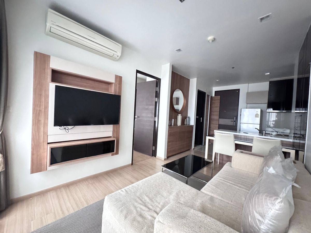 ให้เช่าคอนโดสาทร นราธิวาส : Rhythm Sathorn, Available For Rent, River View, ติด bts สะพานตากสิน 24,000/Month