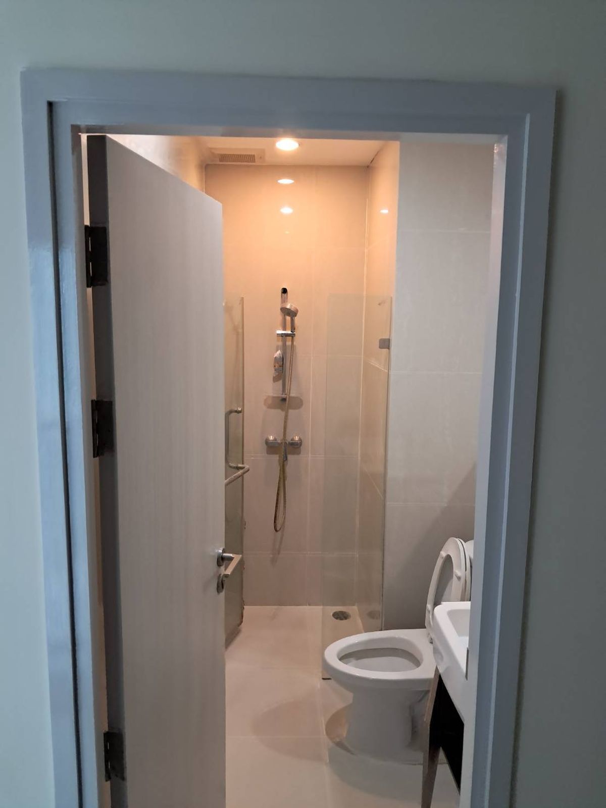 ขายคอนโดรัชดา ห้วยขวาง : ราคาพิเศษเฉพาะเดือนนี้!! Noble Revolve Ratchada เพียง 2.6ล้านบาท ถ้าคุณคือนักลงทุนมือทองต้องห้ามพลาด!! โครงการนี้เป็นที่ยอดฮิตของชาวออฟฟิศและนศ ปล่อยเช่าดีไม่เคยยว่าง!!!!