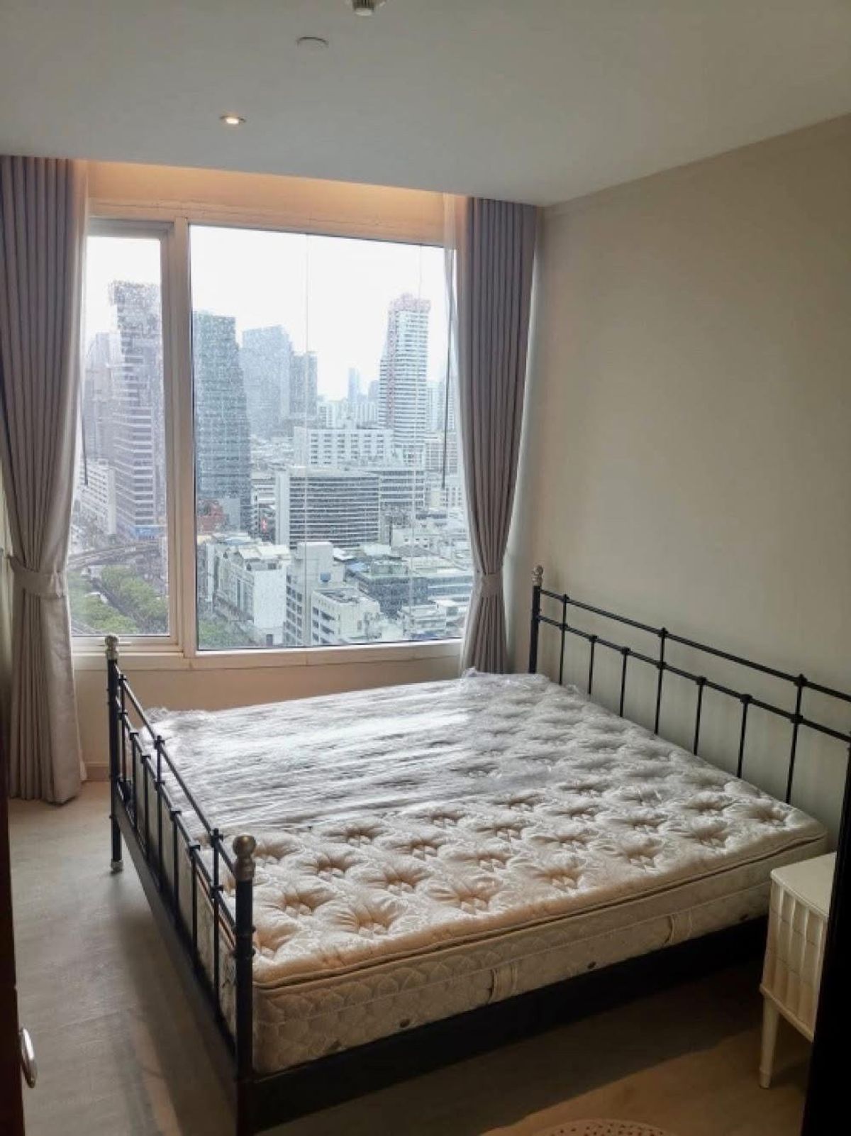 ให้เช่าคอนโดสาทร นราธิวาส : ST320 ให้เช่า The Infinity Condominium – สาทร คอนโดหรู ติด BTS ช่องนนทรี วิวมหานคร ตกแต่งใหม่ทั้งห้อง พร้อมอยู่ทันที