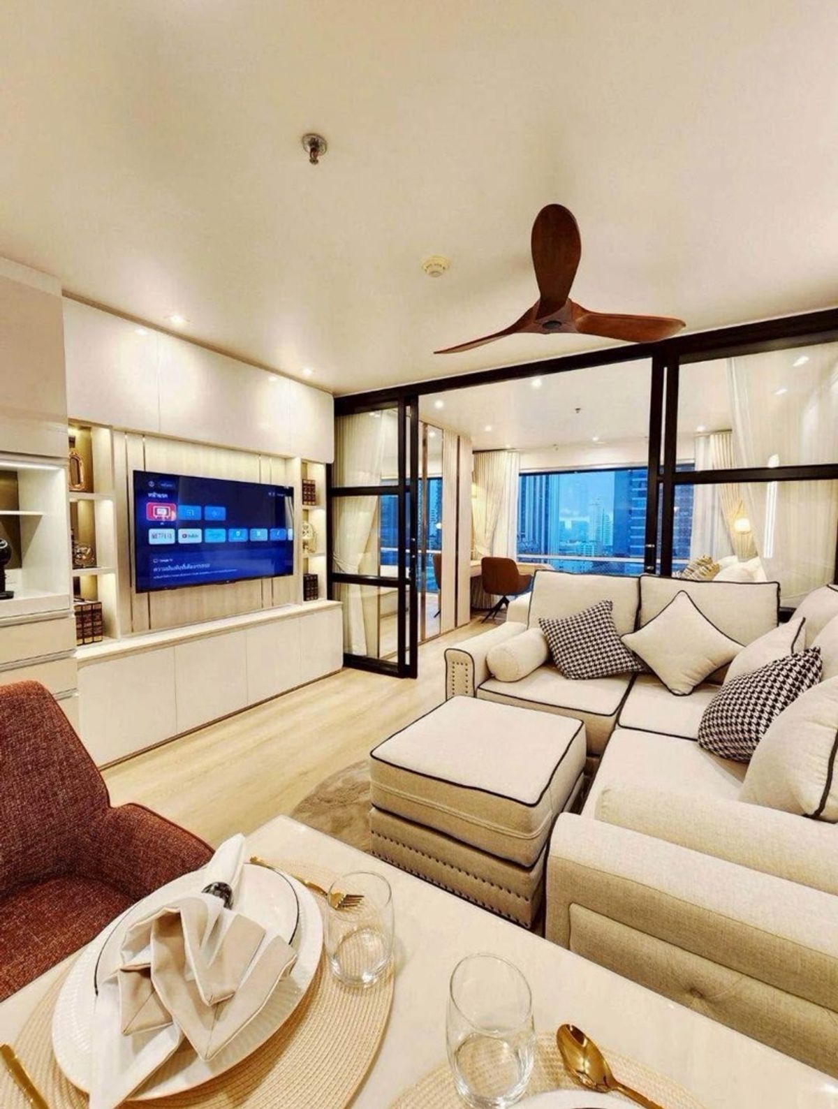 ให้เช่าคอนโดนานา : Brand New – Be the First Tenant!
Rent & Sale – Luxury Condo in a Prime Location, Sukhumvit 13!!

Fully furnished with premium materials, carefully selected for style and comfort.

Unit size: 40 sq.m.
Rent: 35,000 THB/month