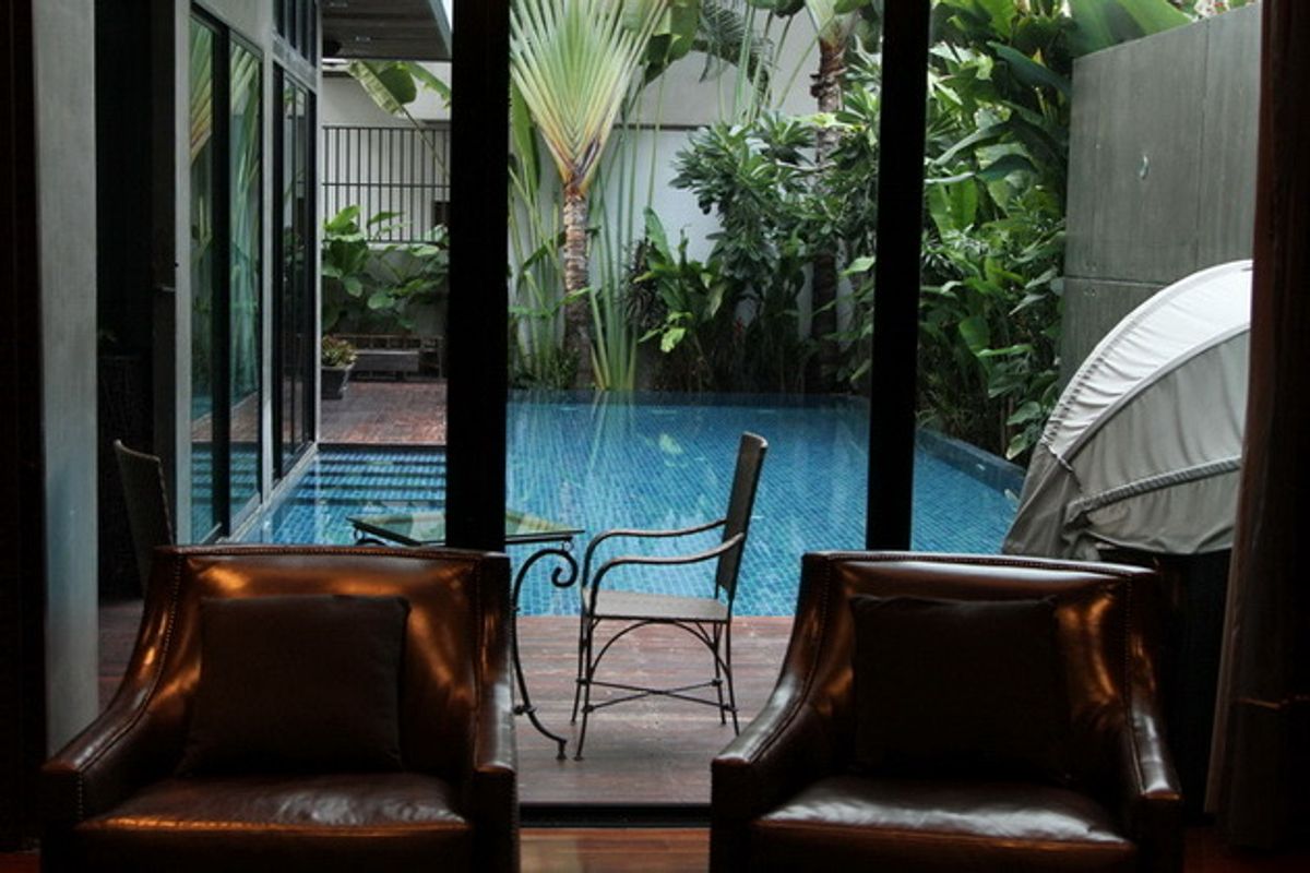 For SaleHouseSukhumvit, Asoke, Thonglor : ✨ Luxury Sukhumvit House | 1,200 sq.m., 5 Bedrooms, 6 Bathrooms | Featuring Saltwater Swimming Pool & Private Garden | 3rd–4th Floors Customizable | Close to BTS Phrom Phong