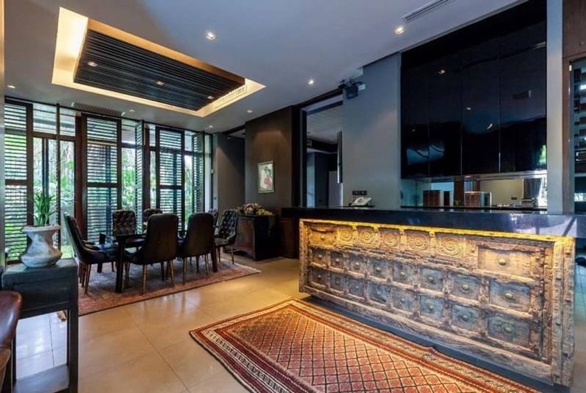 For SaleHouseSukhumvit, Asoke, Thonglor : ✨ Luxury Sukhumvit House | 1,200 sq.m., 5 Bedrooms, 6 Bathrooms | Featuring Saltwater Swimming Pool & Private Garden | 3rd–4th Floors Customizable | Close to BTS Phrom Phong